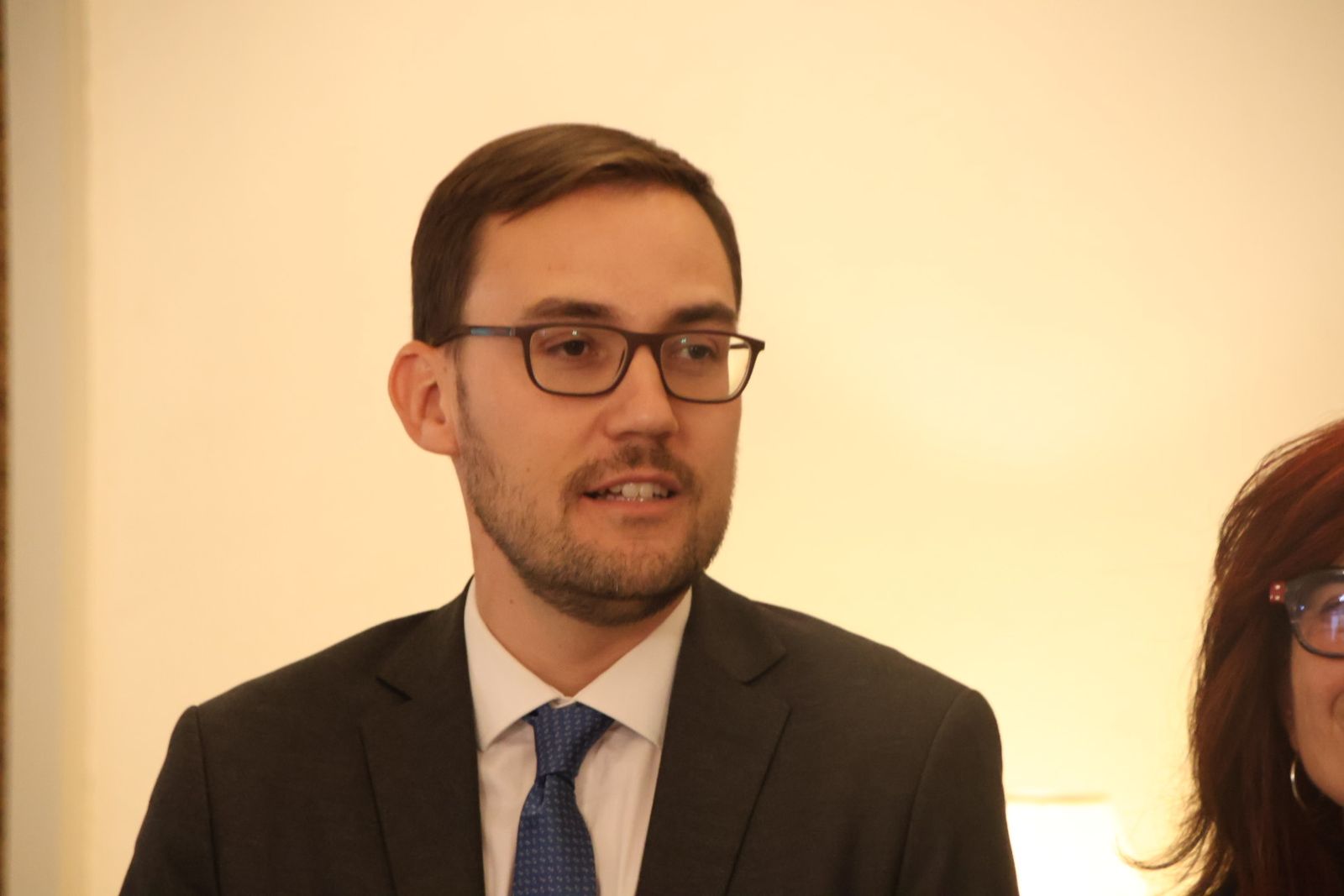 El alcalde de Salamanca, Carlos García Carbayo, preside la reunión del Jurado de Honores y Distinciones