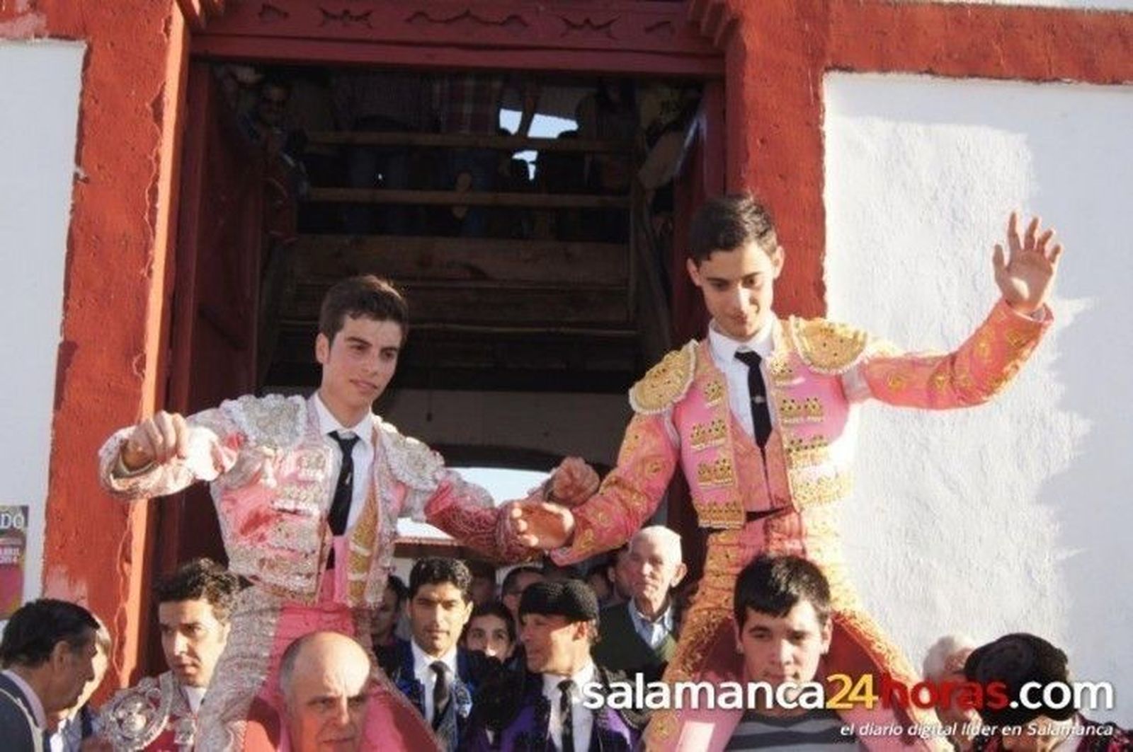 Puerta Grande para Alejandro Marcos y Alberto Escudero en Ledesma