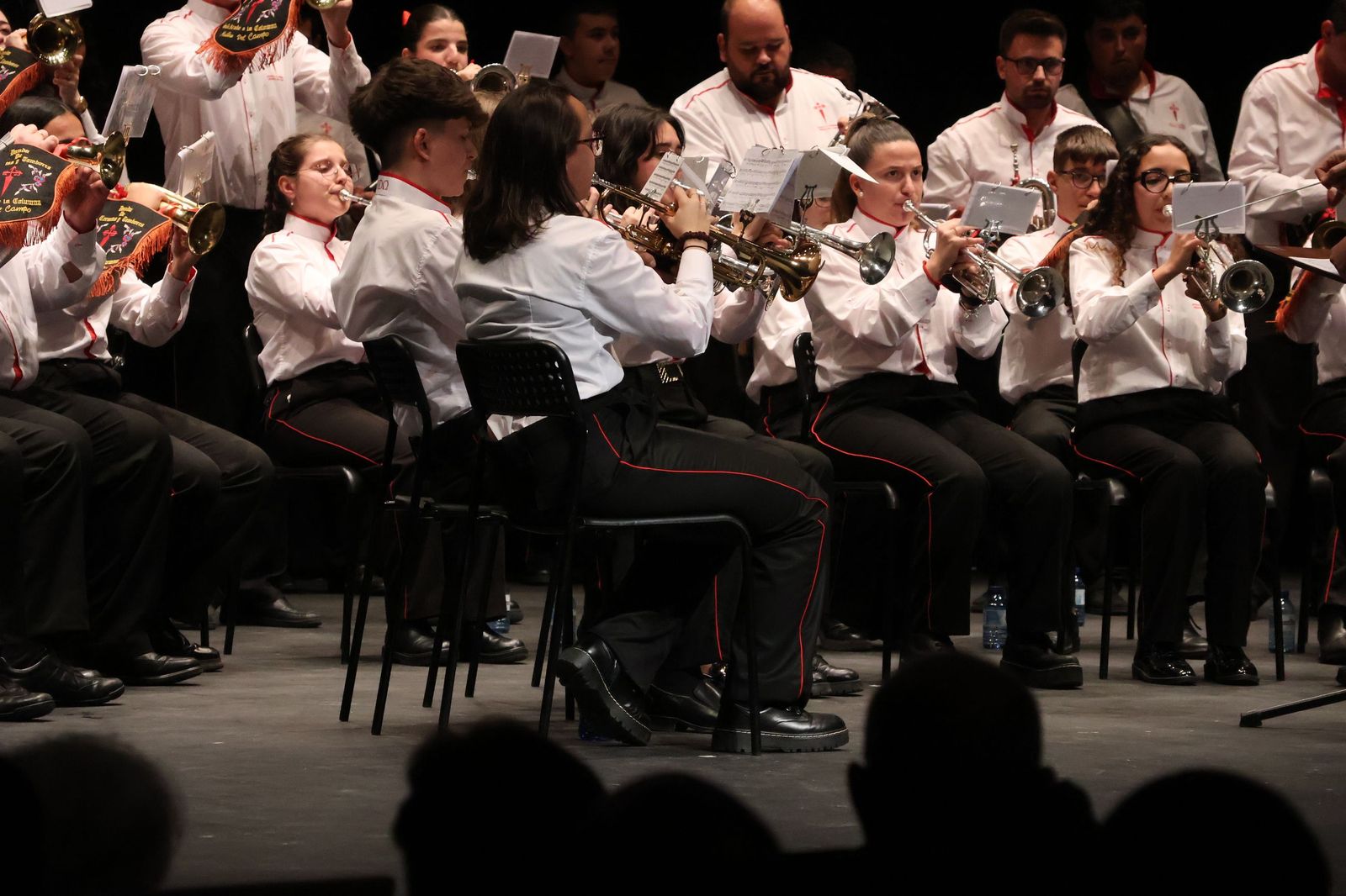 GALERÍA | Revive un Certamen de Cornetas y Tambores lleno de música y emoción