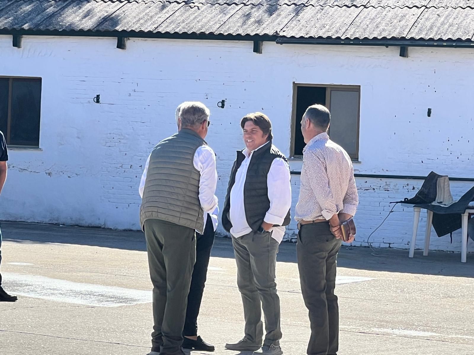 ambiente-durante-el-sorteo-de-los-toros-del-vellosino-en-la-glorieta-domingo-15-de-septiembre-de-2024-fotos-s24h-10