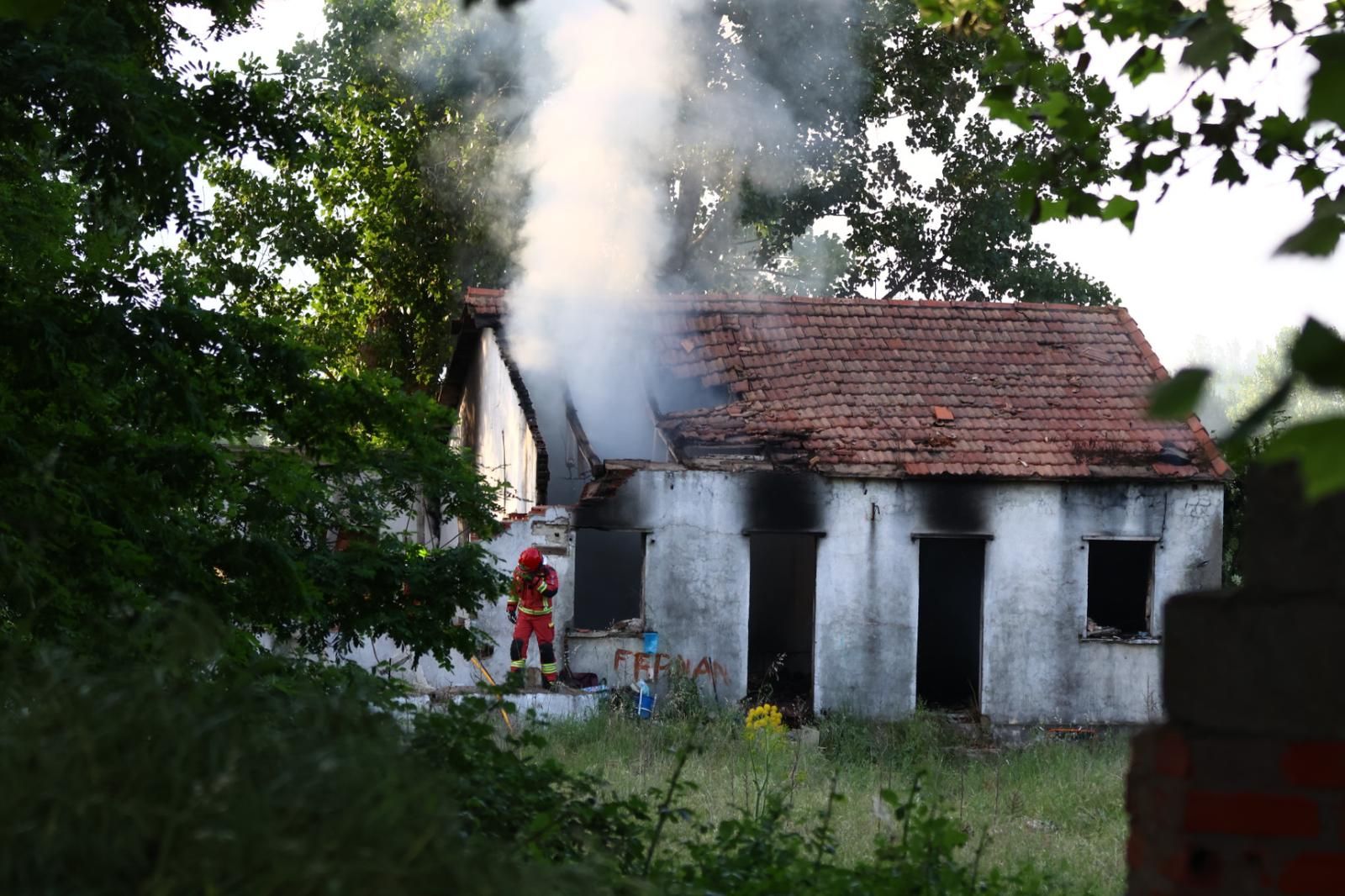 Incendio en una casa abandonada en Santa Marta