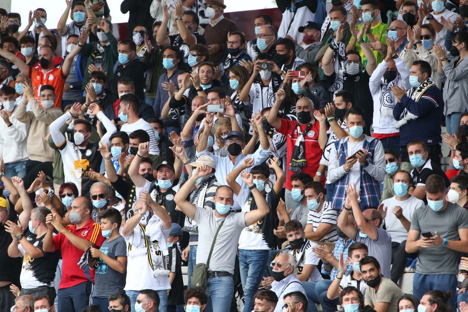 Aficionados de Unionistas en el choque ante del Deportivo de la Coruña / FOTO SALAMANCA24HORAS.COM