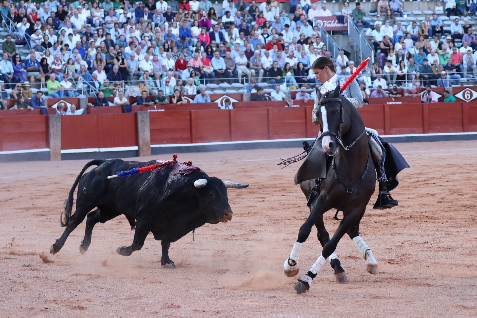La Glorieta revive el aroma de la feria taurina con el primer festejo: Lea Vicens, Raquel Martín y Olga Casado