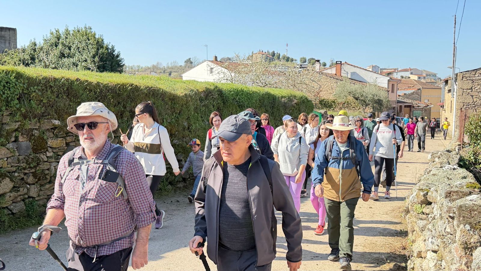 Marcha senderiesta mieza