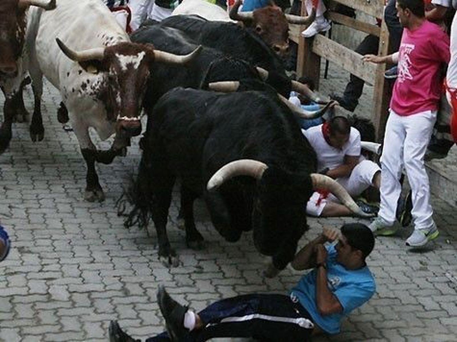 Sustos en el estreno de Valdefresno en los encierros de San Fermín