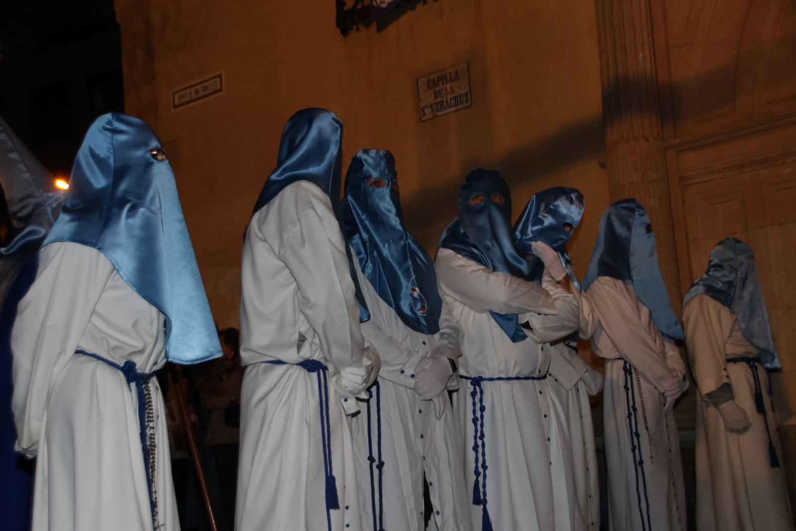 El Cristo de los Doctrinos y la Virgen de la Amargura saludan a sus fieles en Salamanca