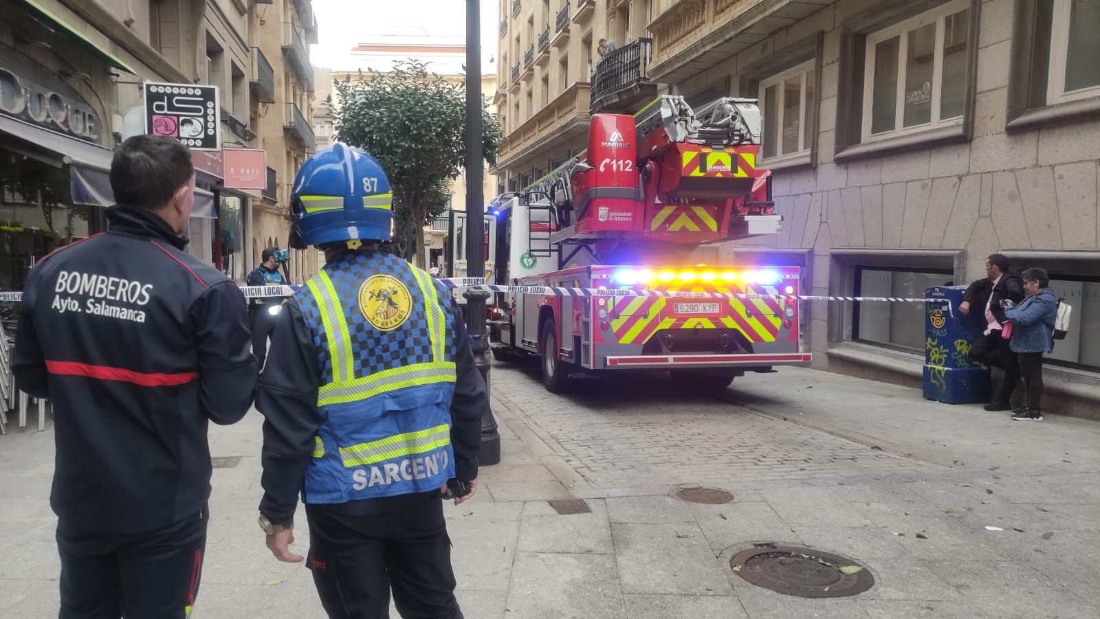 Incendio de una vivienda en la calle Rector Lucena