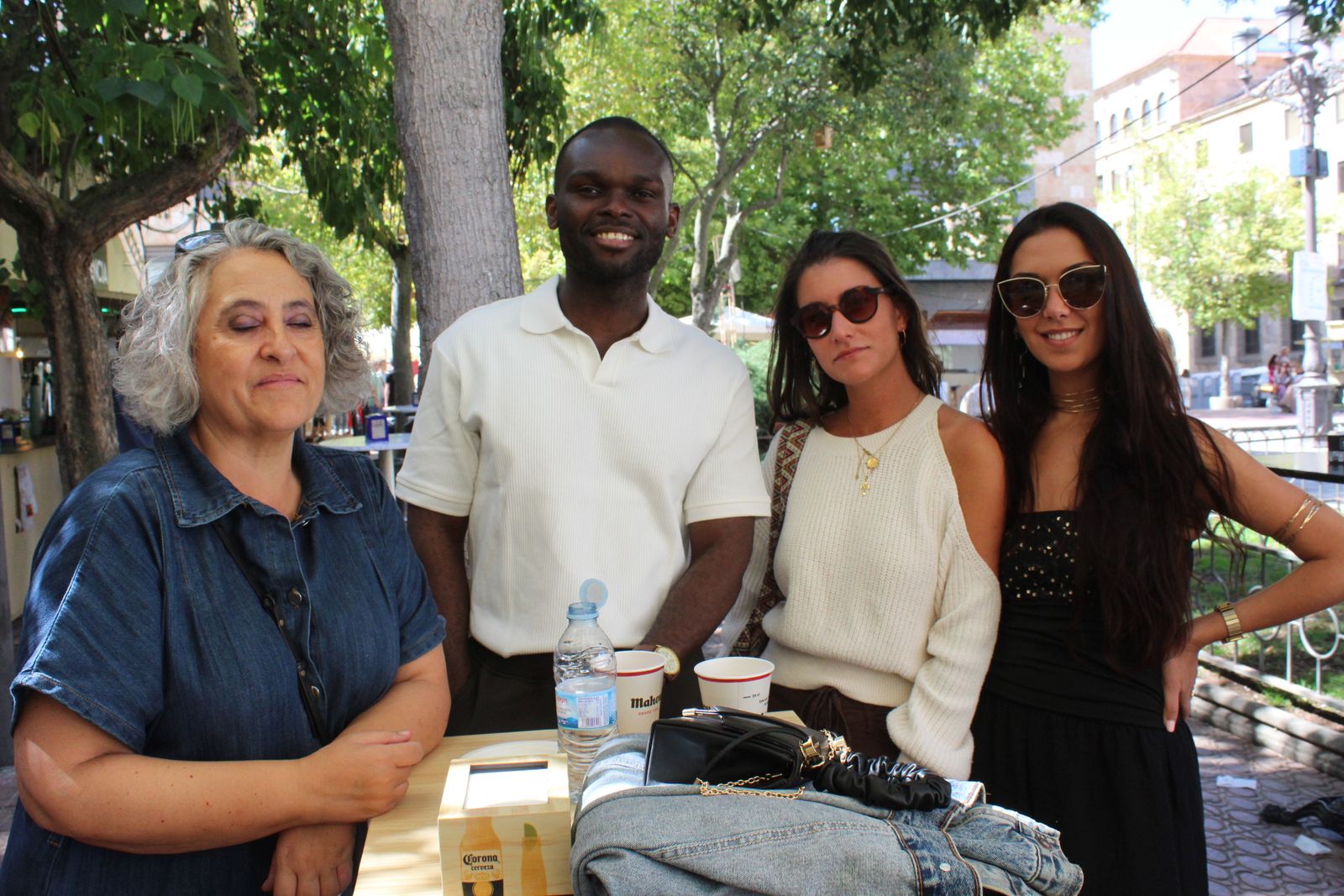 Ambiente en la Feria de Día en el mediodía de este martes