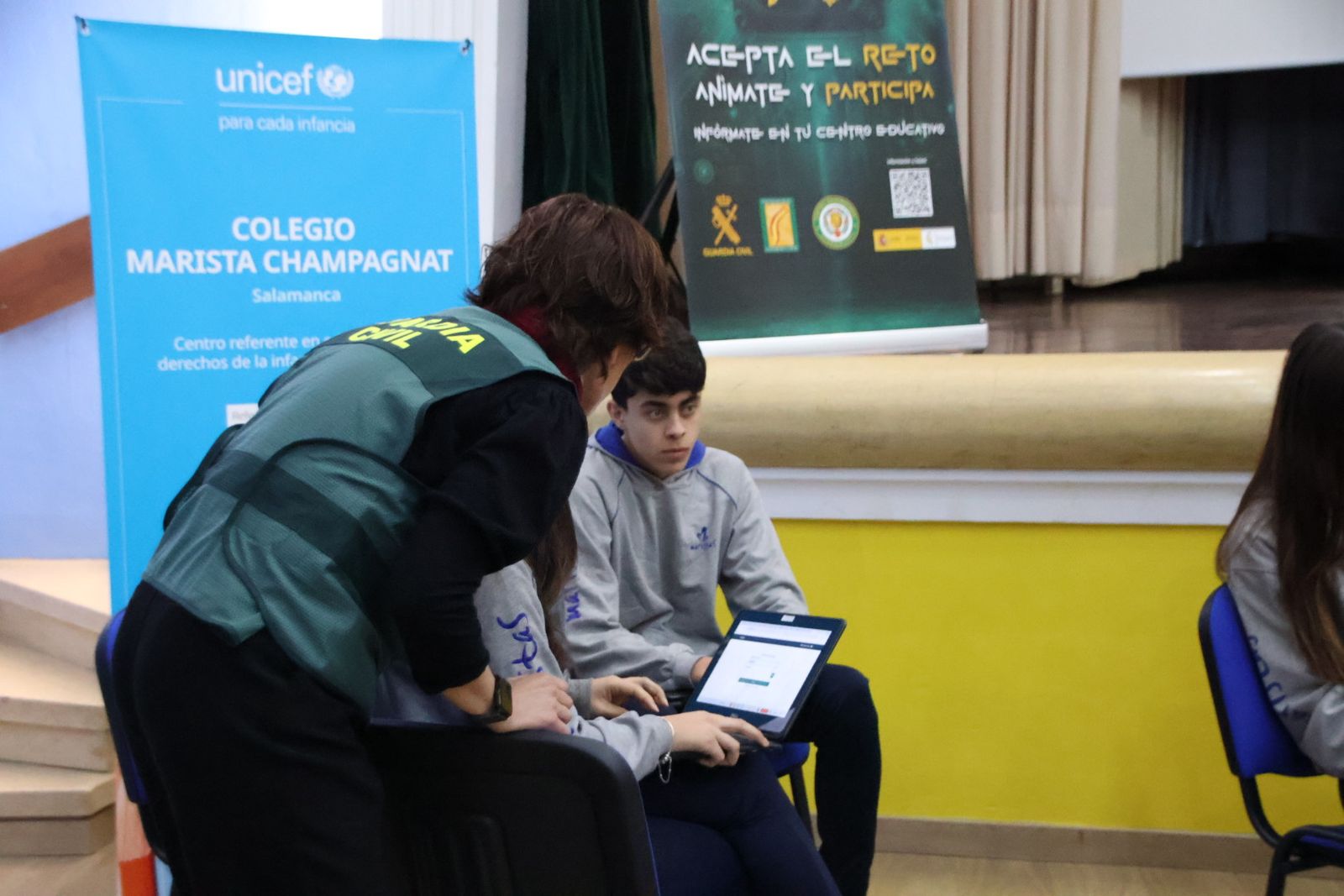 Reportaje ciberliga con Guardia Civil en Maristas