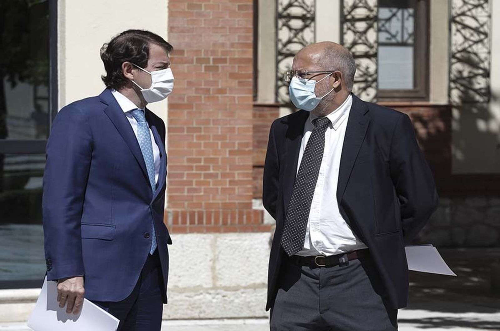 El presidente de la Junta, Alfonso Fernández Mañueco junto al vicepresidente, Francisco Igea