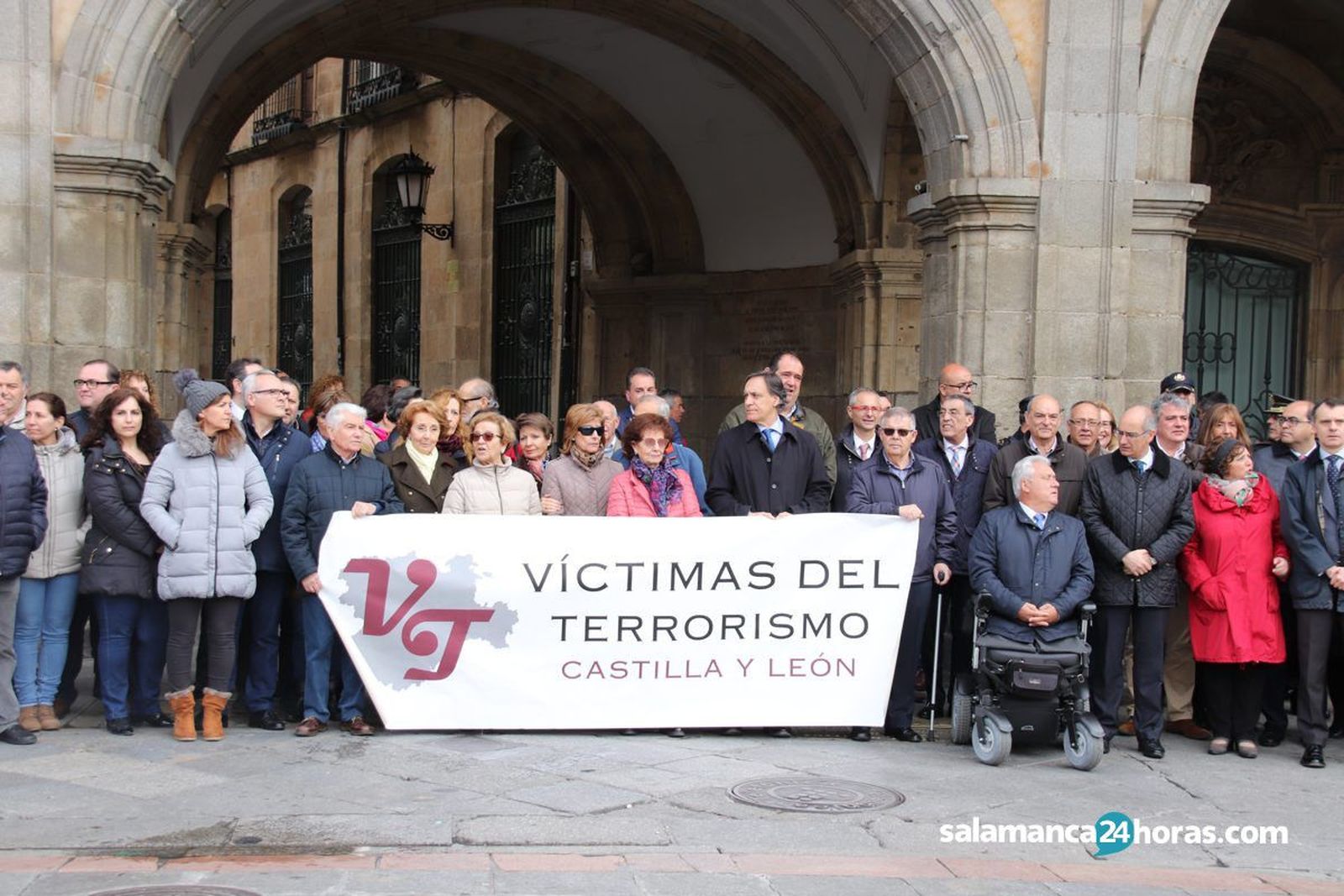 Minuto de silencio víctimas del terrorismo1