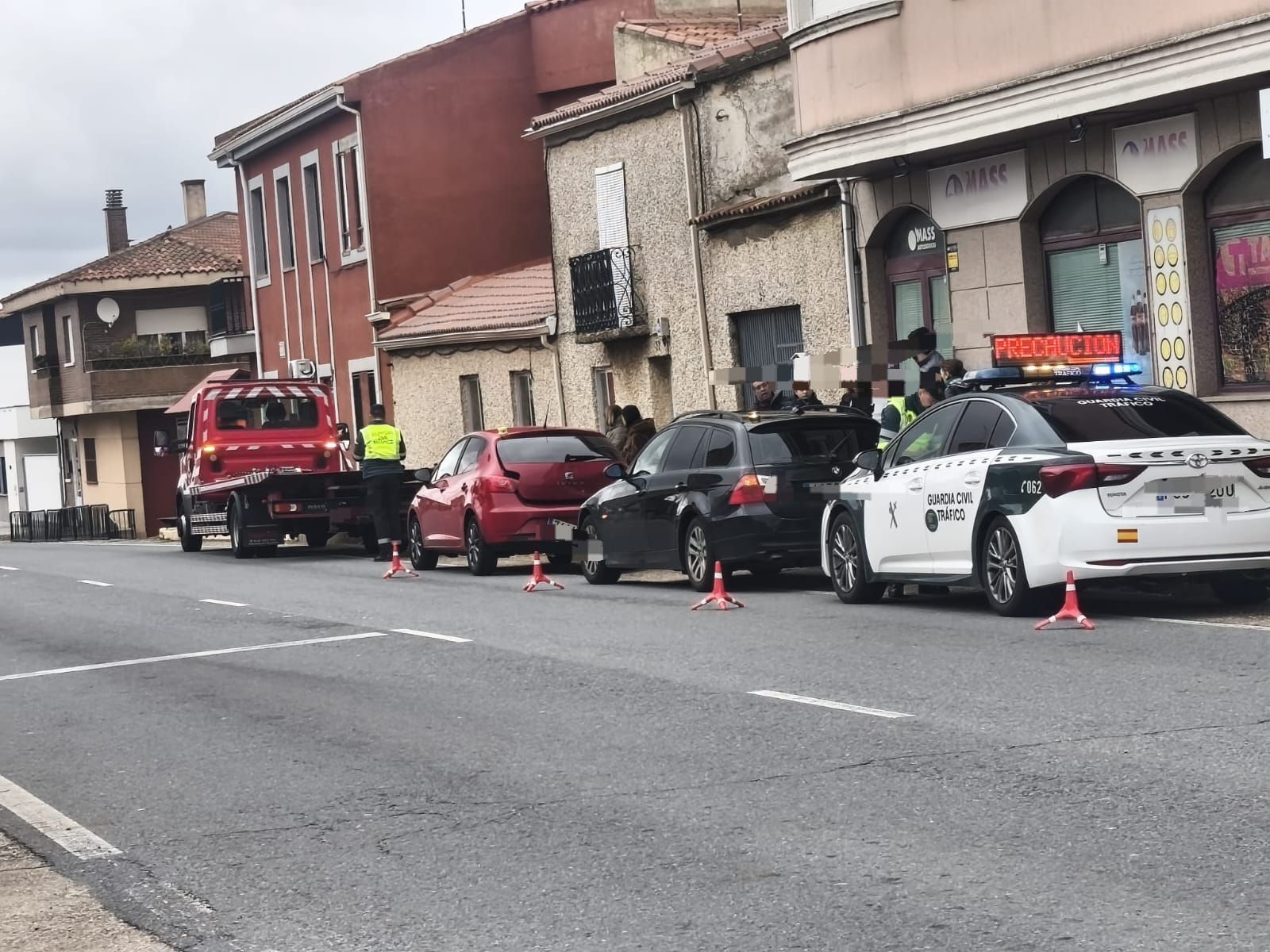 Una colisión entre dos turismos obliga a la Guardia Civil a dirigir el tráfico en Calvarrasa de Arriba