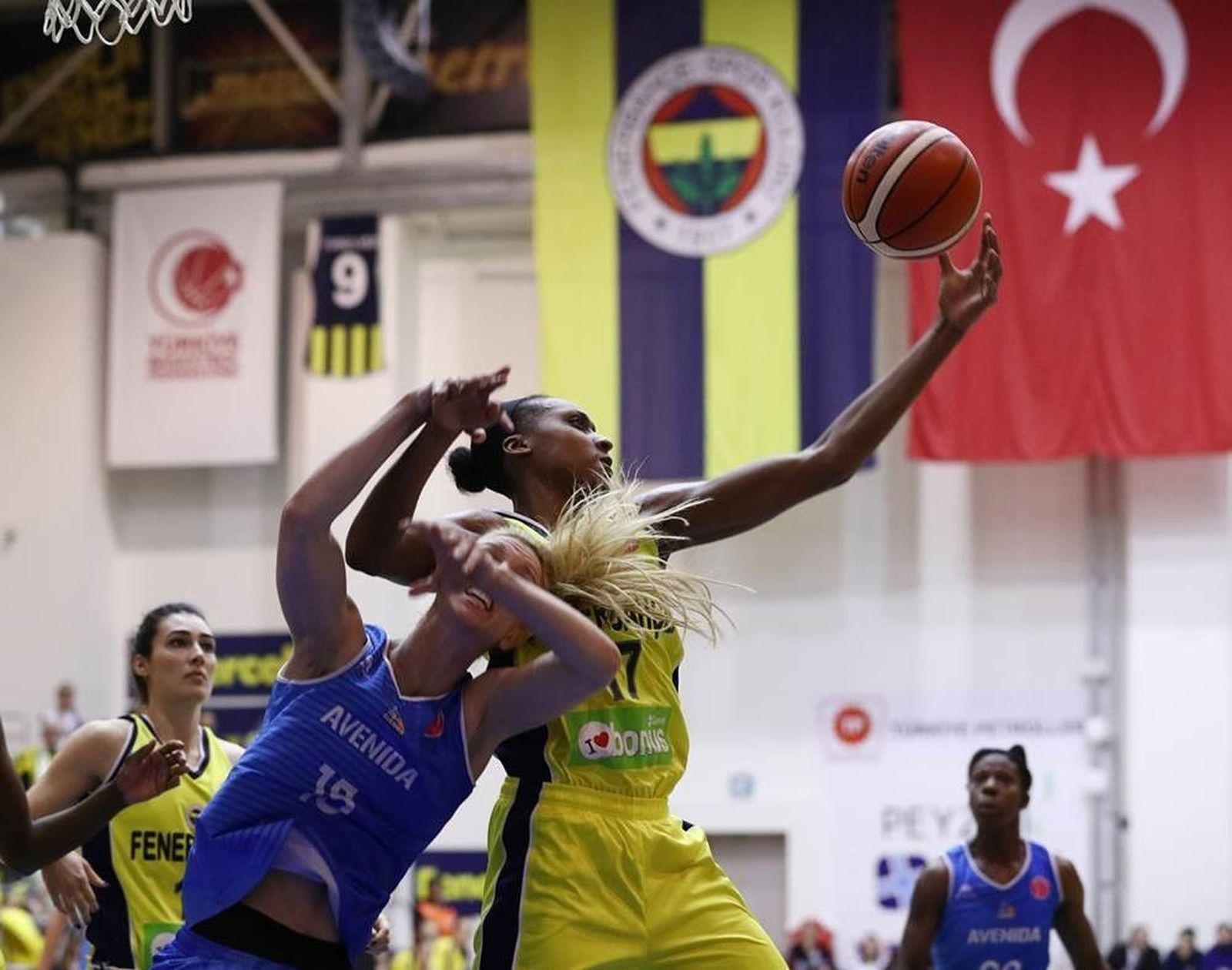 Partido 3: Fenerbahce - Perfumerías Avenida