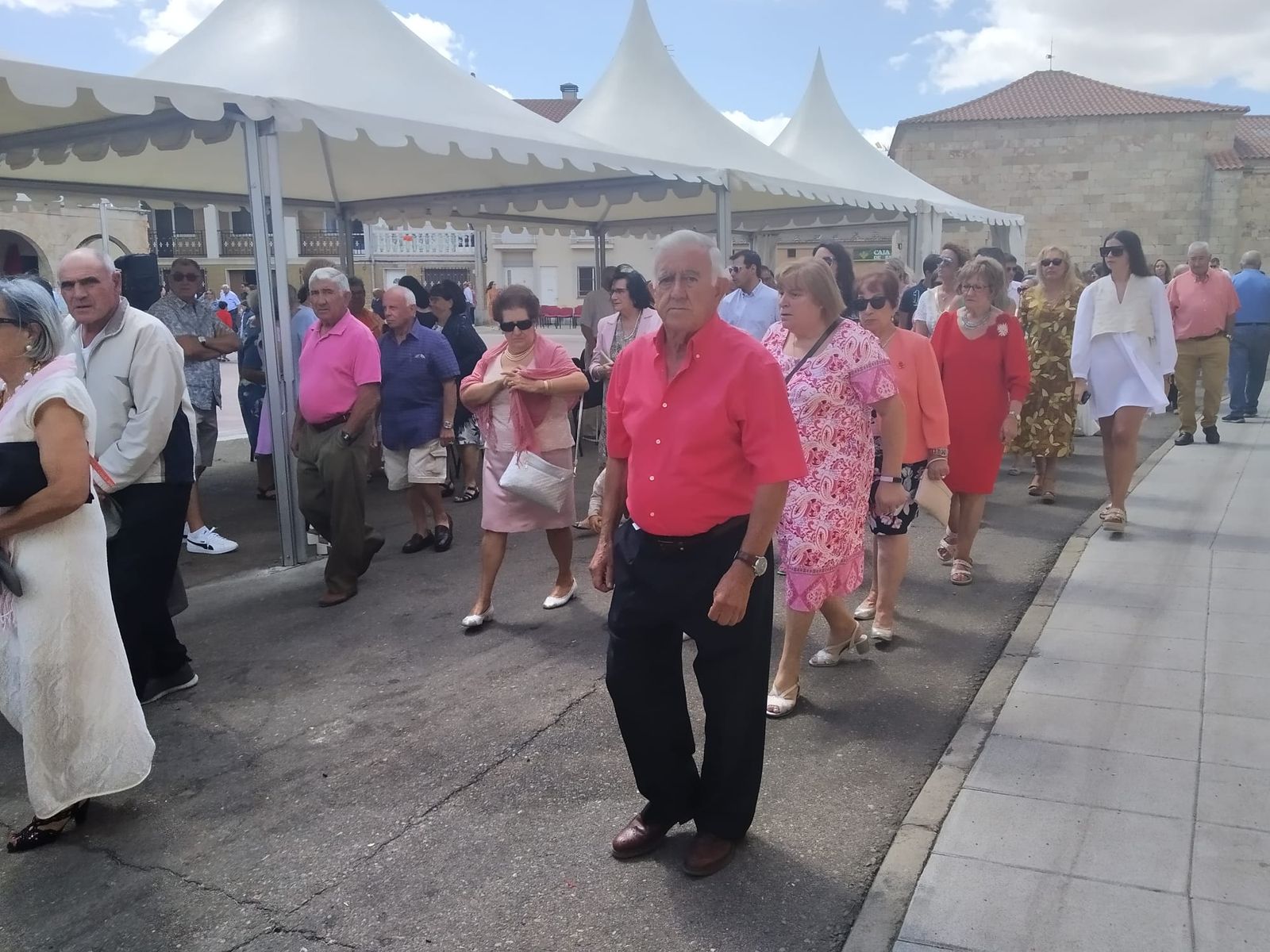 procesion-por-las-fiestas-patronales-en-valdelosa-19