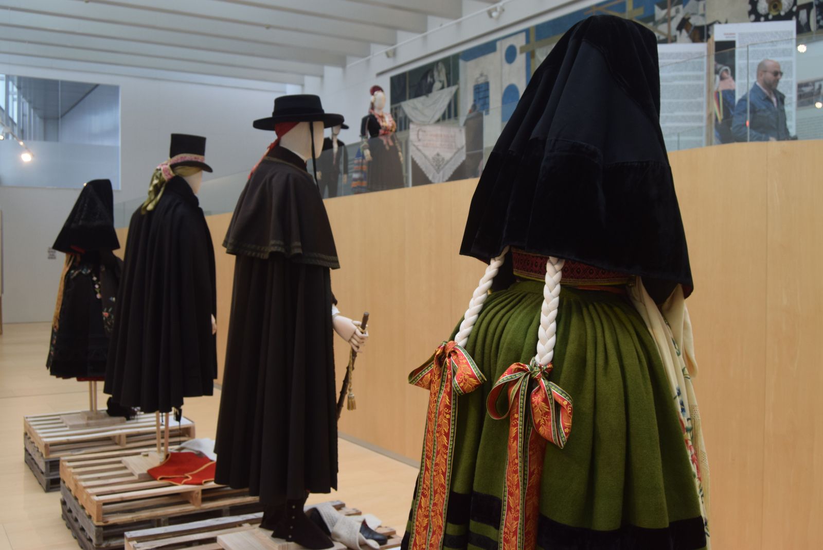 exposicion-de-trajes-regionales-grande-halago-20