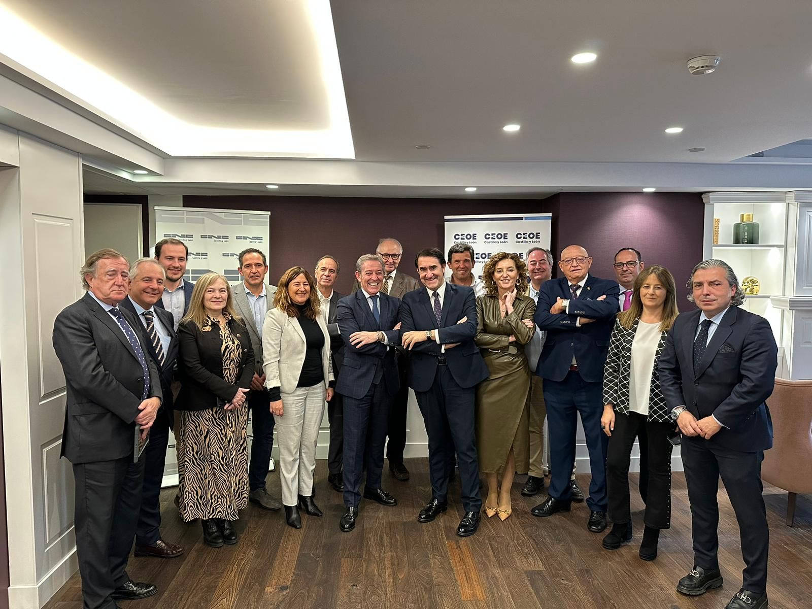 Los avances de la Junta en política de vivienda entran a escena en la Comisión de Vivienda, Urbanismo y Construcción de la CEOE. Los avances de la Junta en política de vivienda entran a escena en la Comisión de Vivienda, Urbanismo y Construcción de la CEOE.