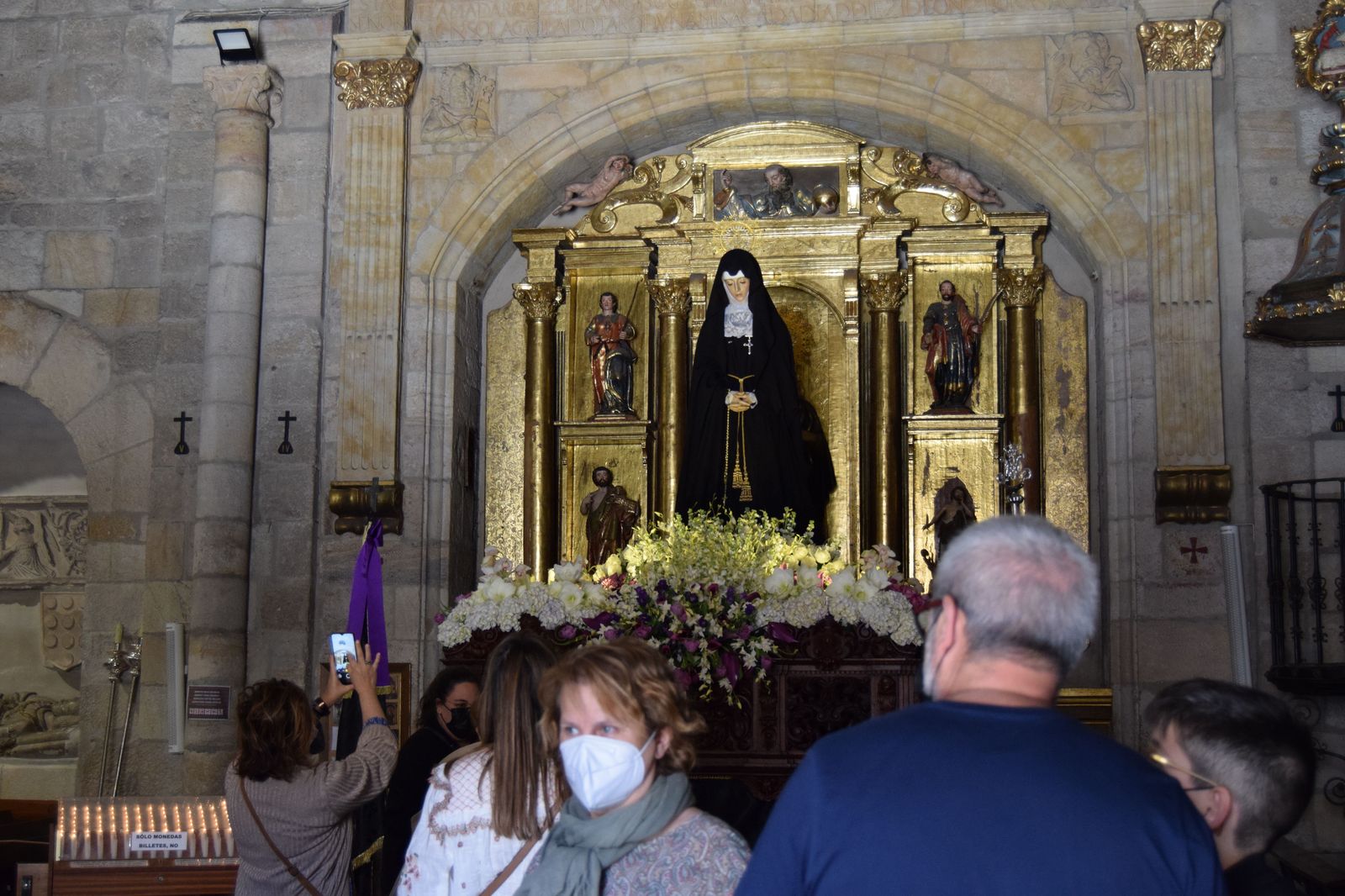 velo-de-luto-para-la-soledad-en-san-juan-1