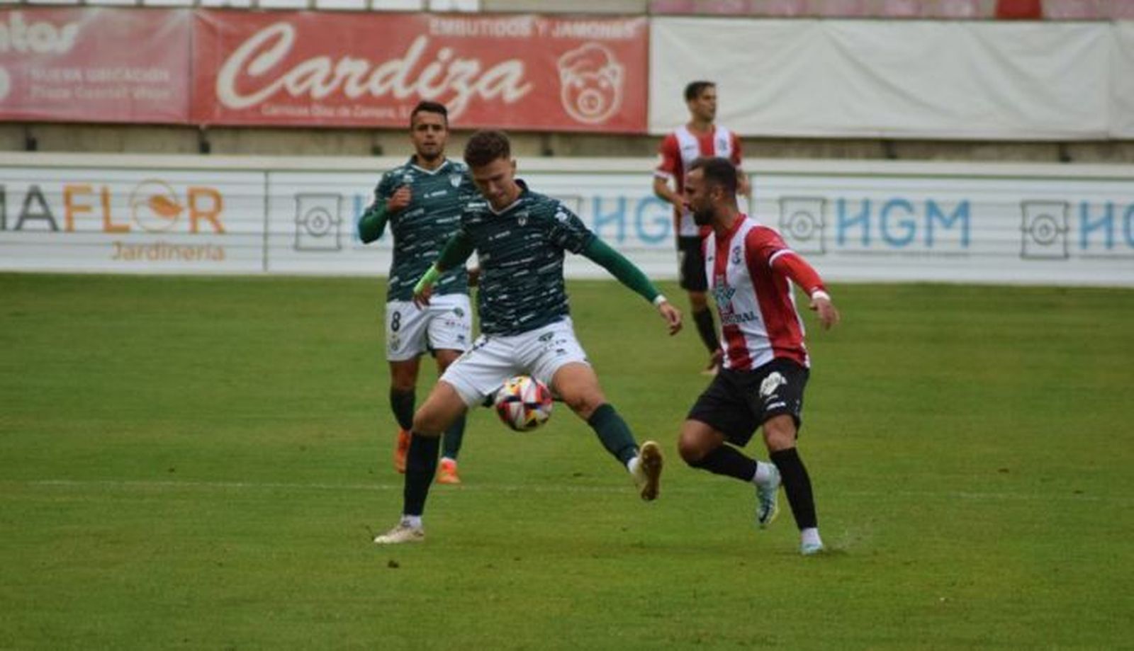 Iago Parga, ante el Zamora | FOTO MANEL HERNÁNDEZ