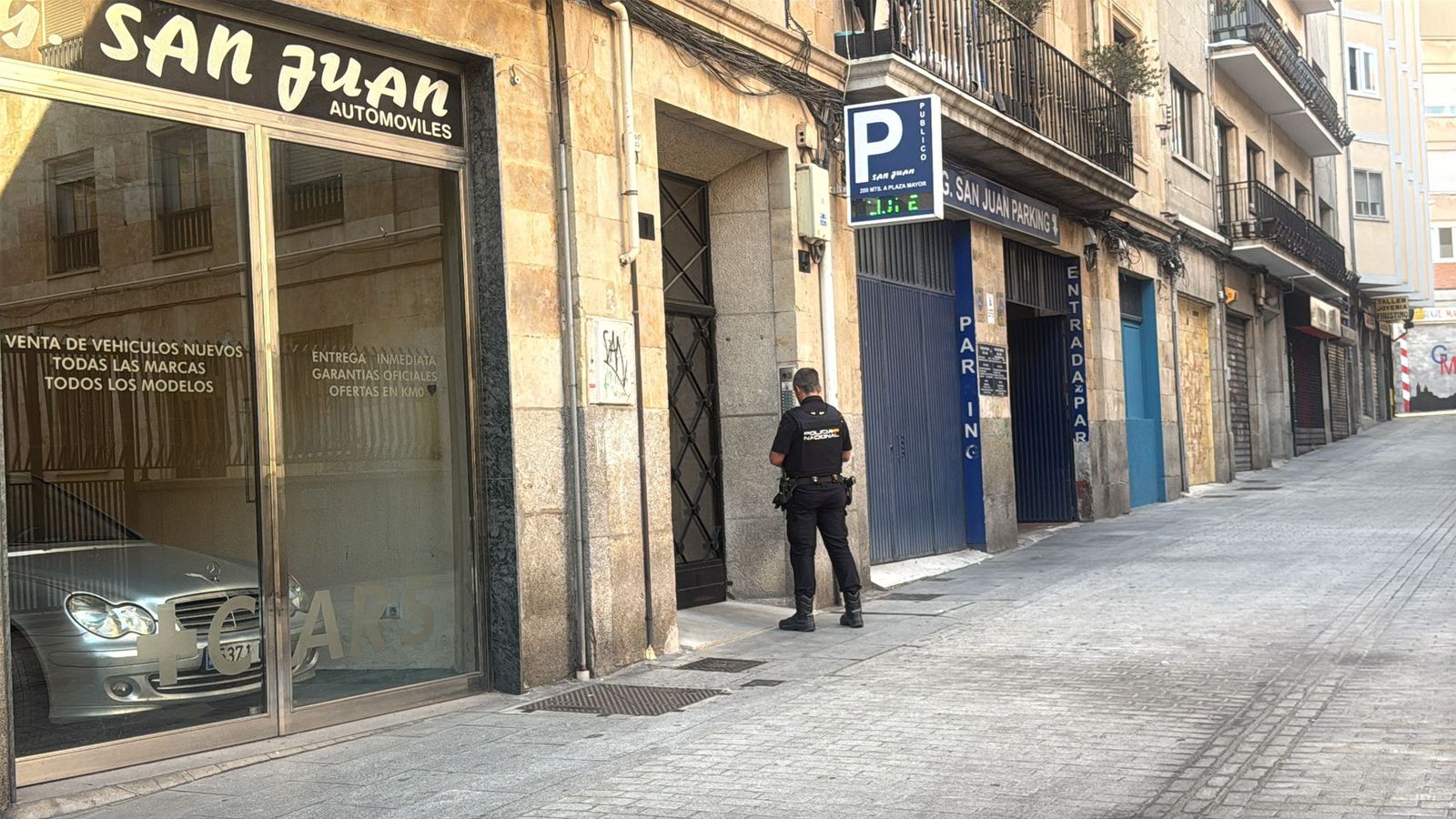 Intervención policial en la calle Perdones