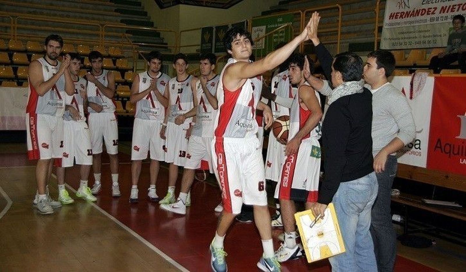 Aquimisa paga la novatada en San Sebastián