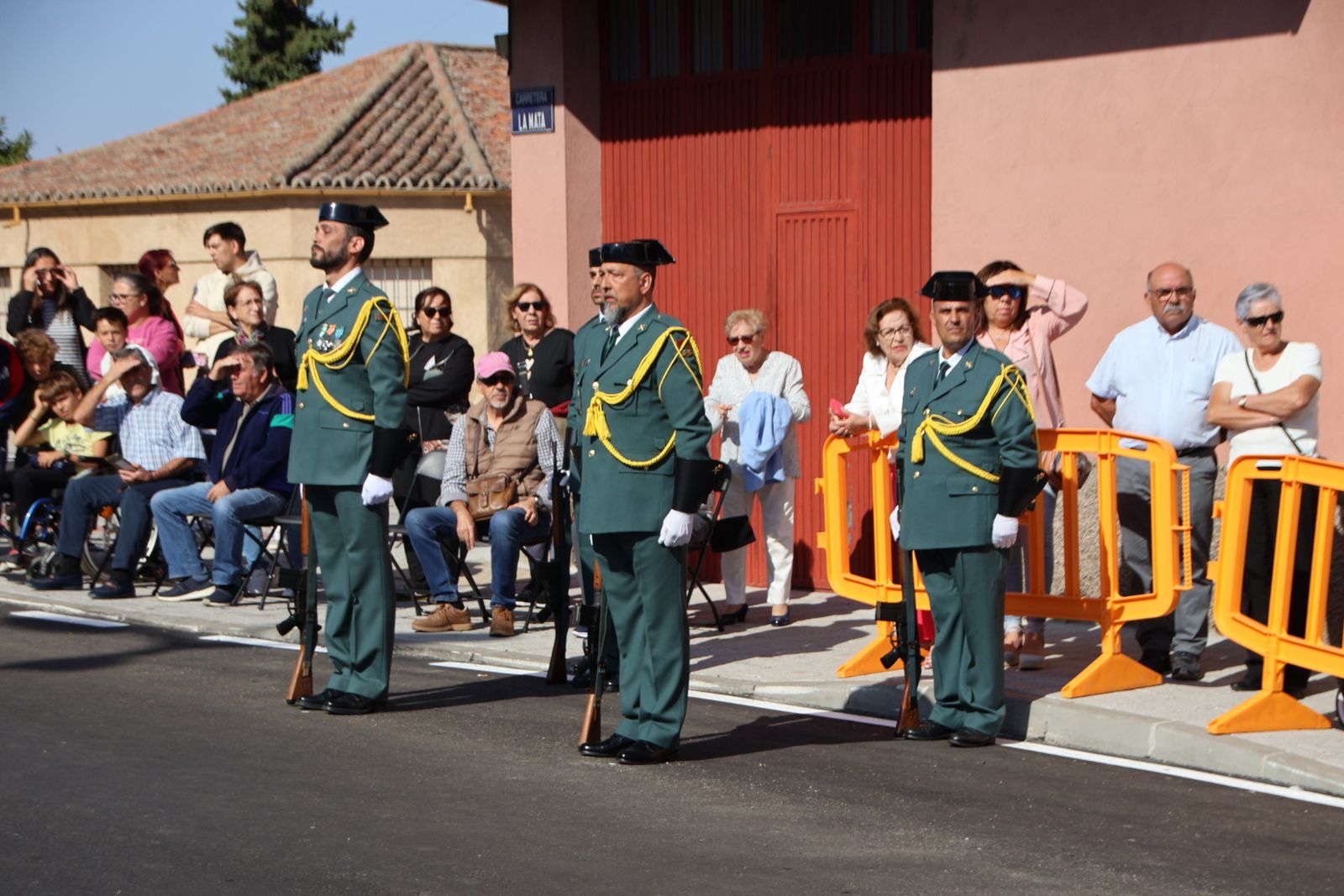 Inauguración glorieta a la Guardia Civil en Villares de la Reina
