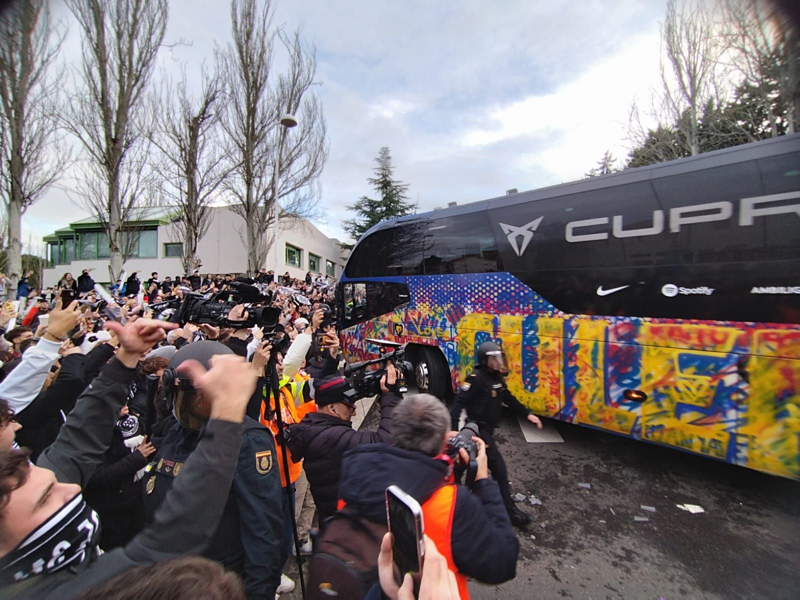 llegada-del-barcelona-al-reina-sofia-5