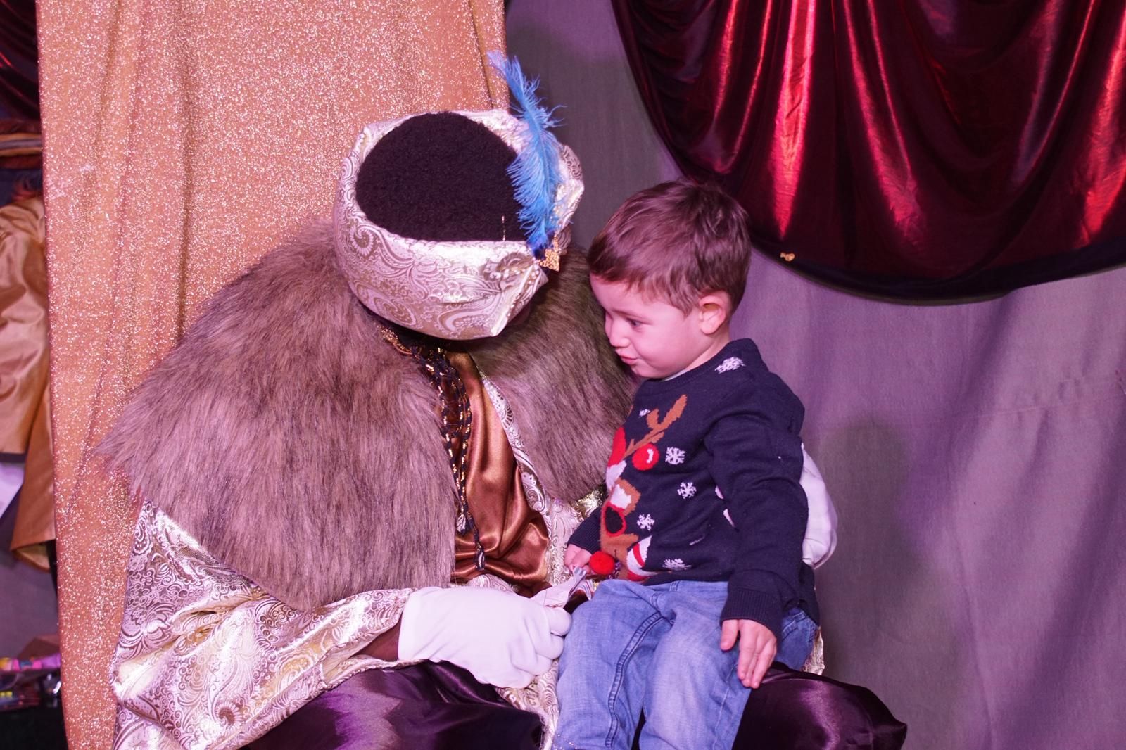 Los Reyes Magos reciben las cartas de los niños de El Encinar