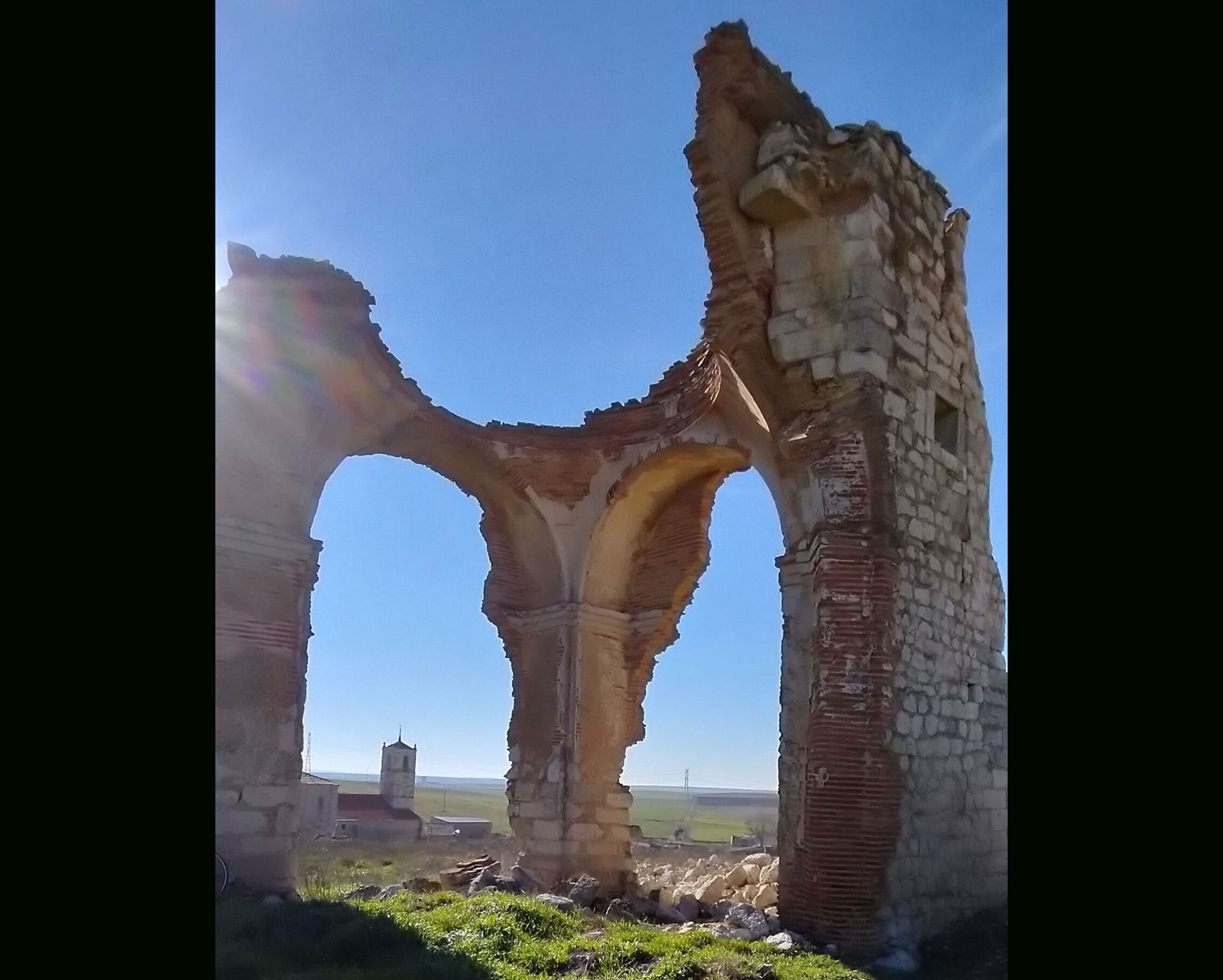 Ruinas de la iglesia de San Salvador en Abezames