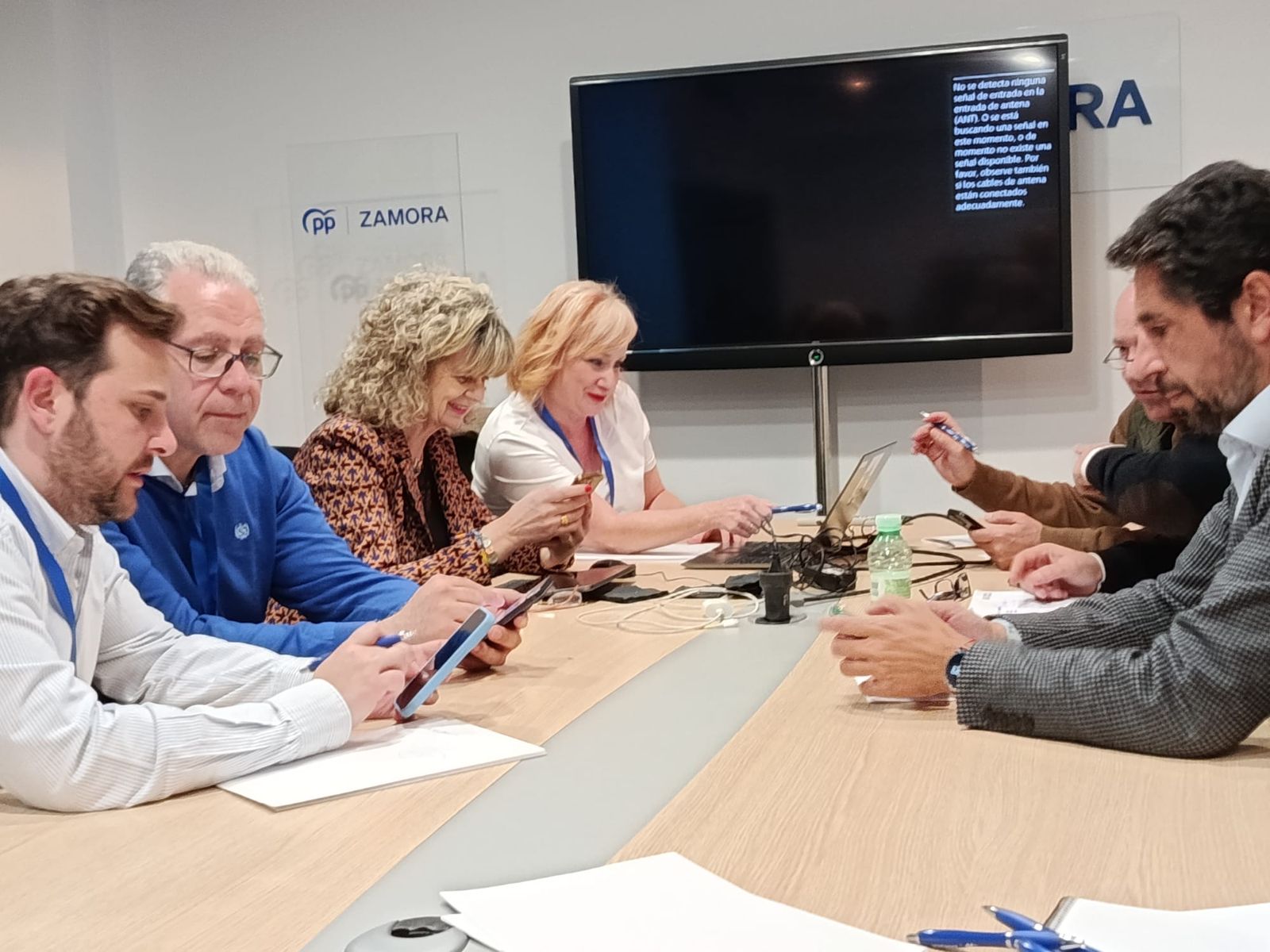 Noeche electoral en la sede del PP en Zamora