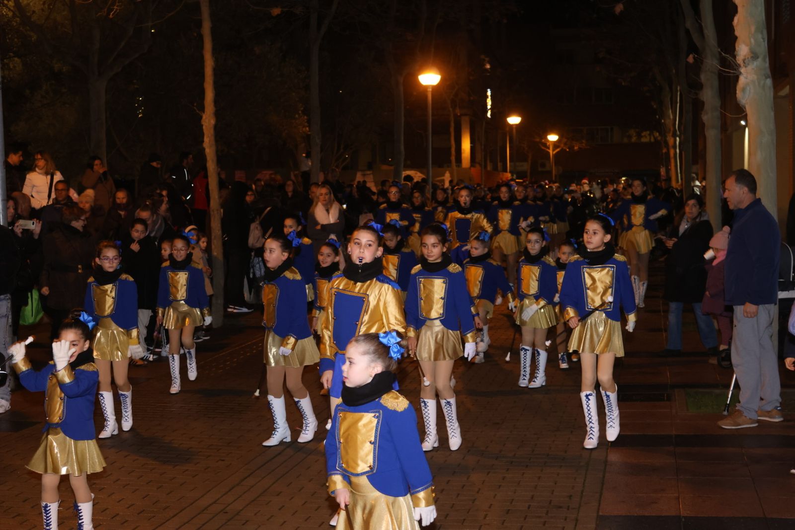 Pasacalles navideño en el barrio de El Zurguén