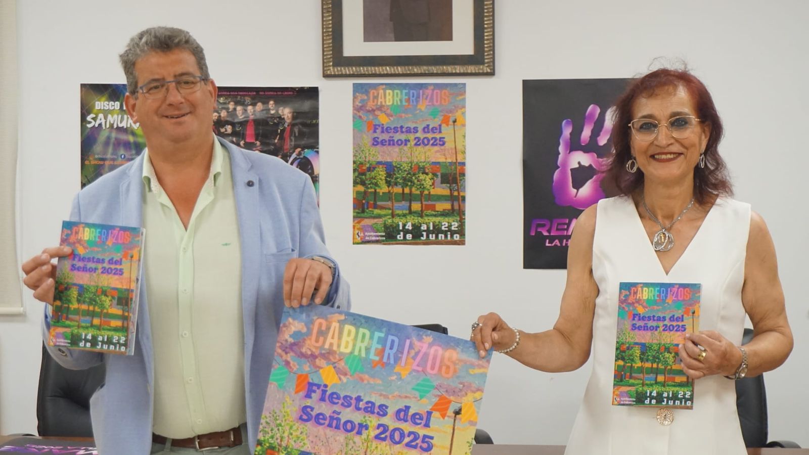Eulalia Recio y Claudio del Río presentan el programa de fiestas del señor de Cabrerizos (9)