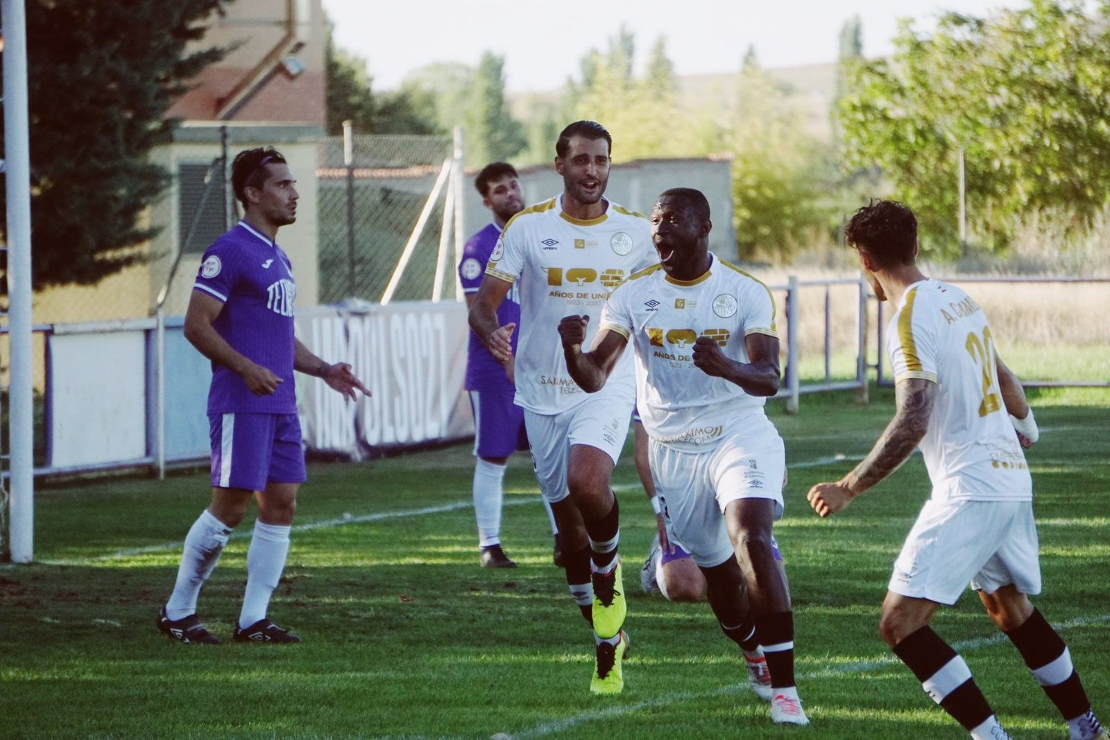 Souley celebra su gol en Becerril | FOTO SALAMANCA CF UDS