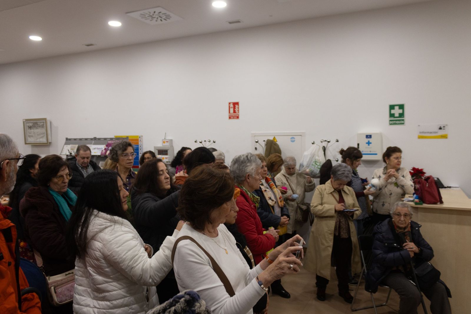 La Navidad también se teje en Salamanca con el belén de ganchillo de ZOES