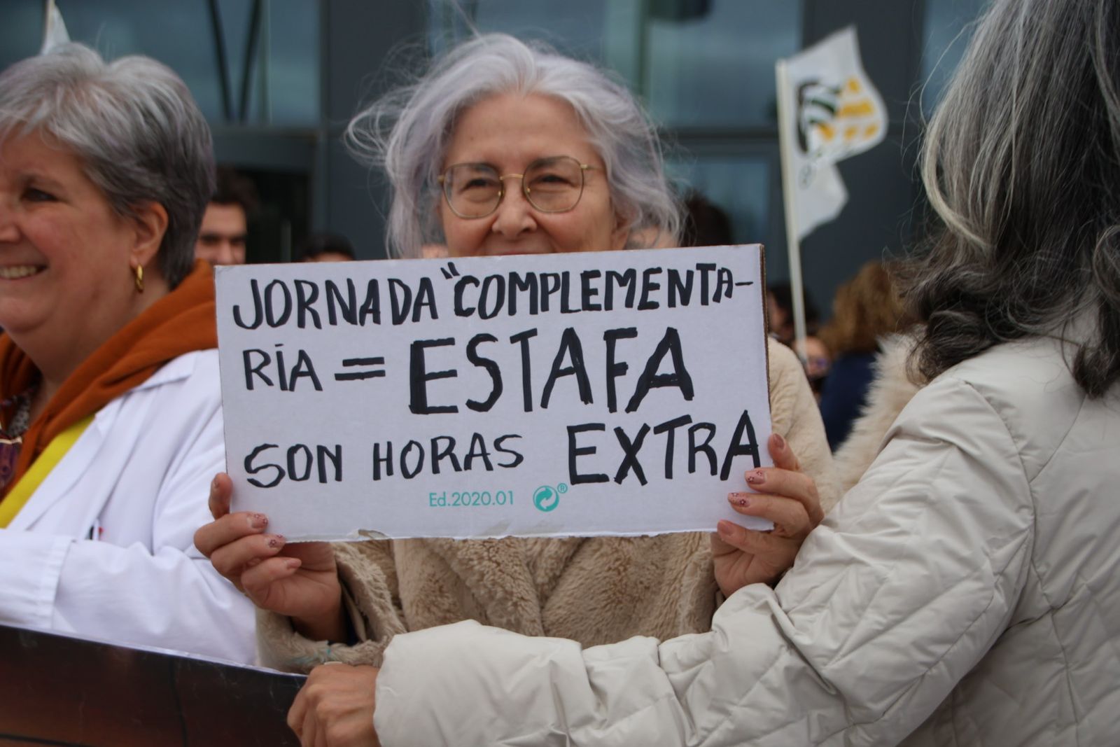 Los médicos de Salamanca se manifiestas a las puertas del hospital