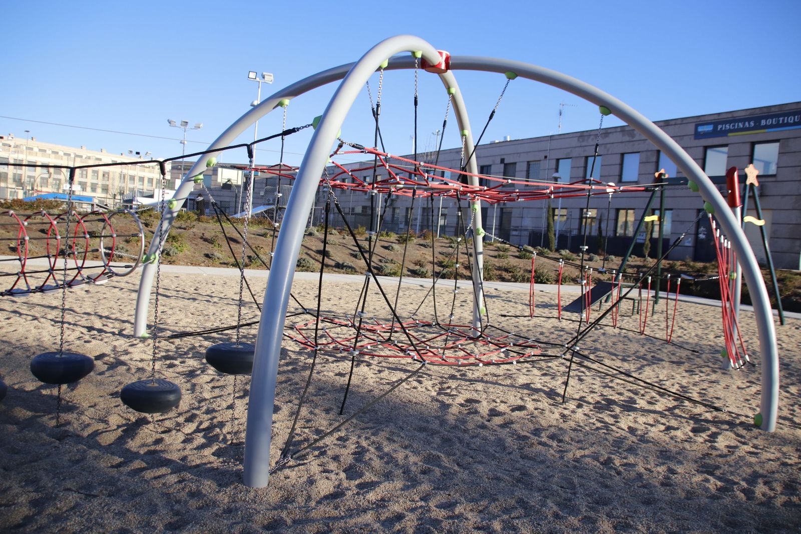 Inauguración del parque infantil en La Fontana