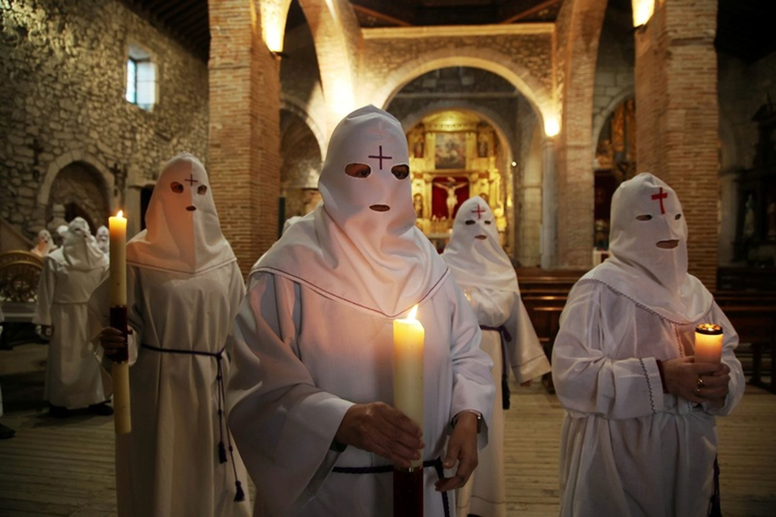 Procesión de Semana Santa en San Martín del Castañar, una tradición con más de un siglo de antigüedad que se mantiene viva generación tras generación entre los vecinos del municipio
