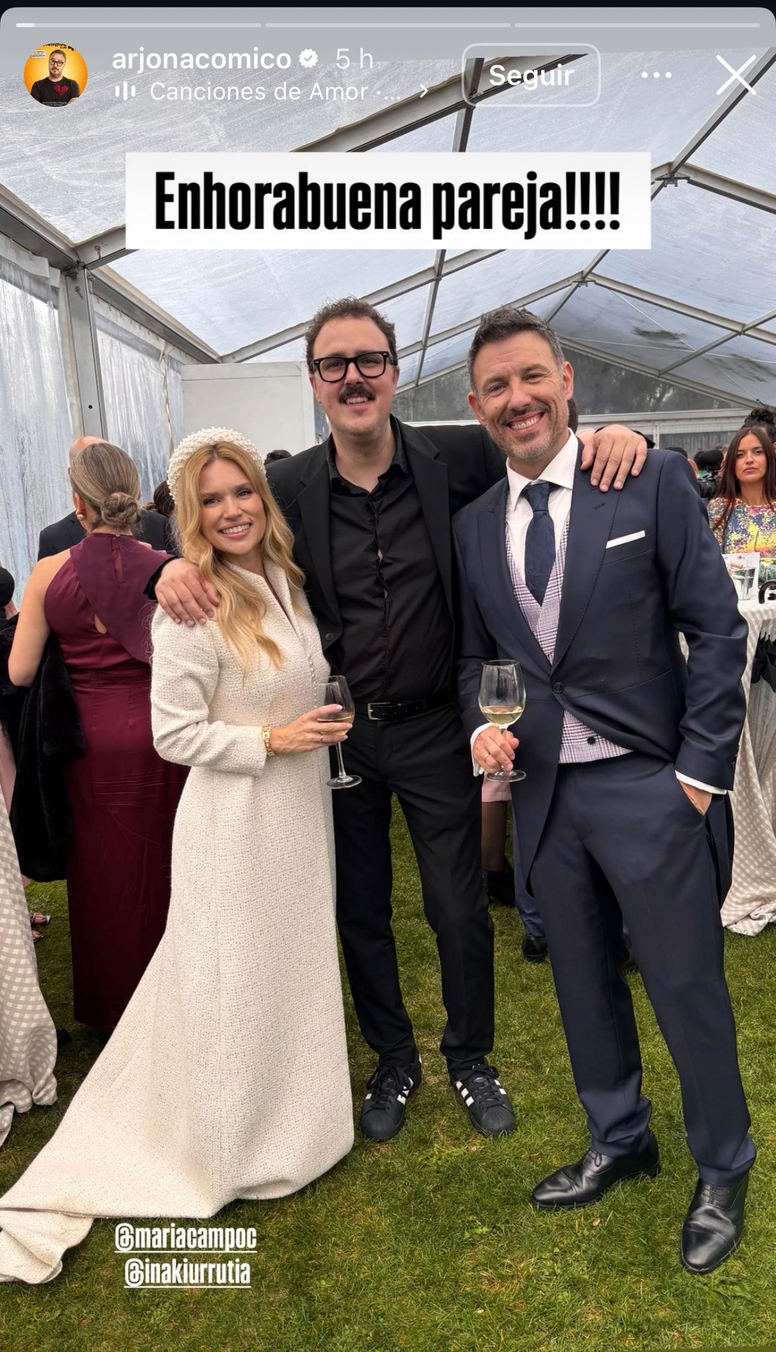 Múltiples rostros televisivos acompañan a Iñaki Urrutia en su boda en Salamanca