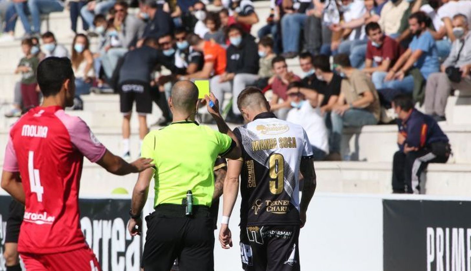 Mandi ve la amarilla ante el Tudelano | FOTO SALAMANCA24HORAS.COM