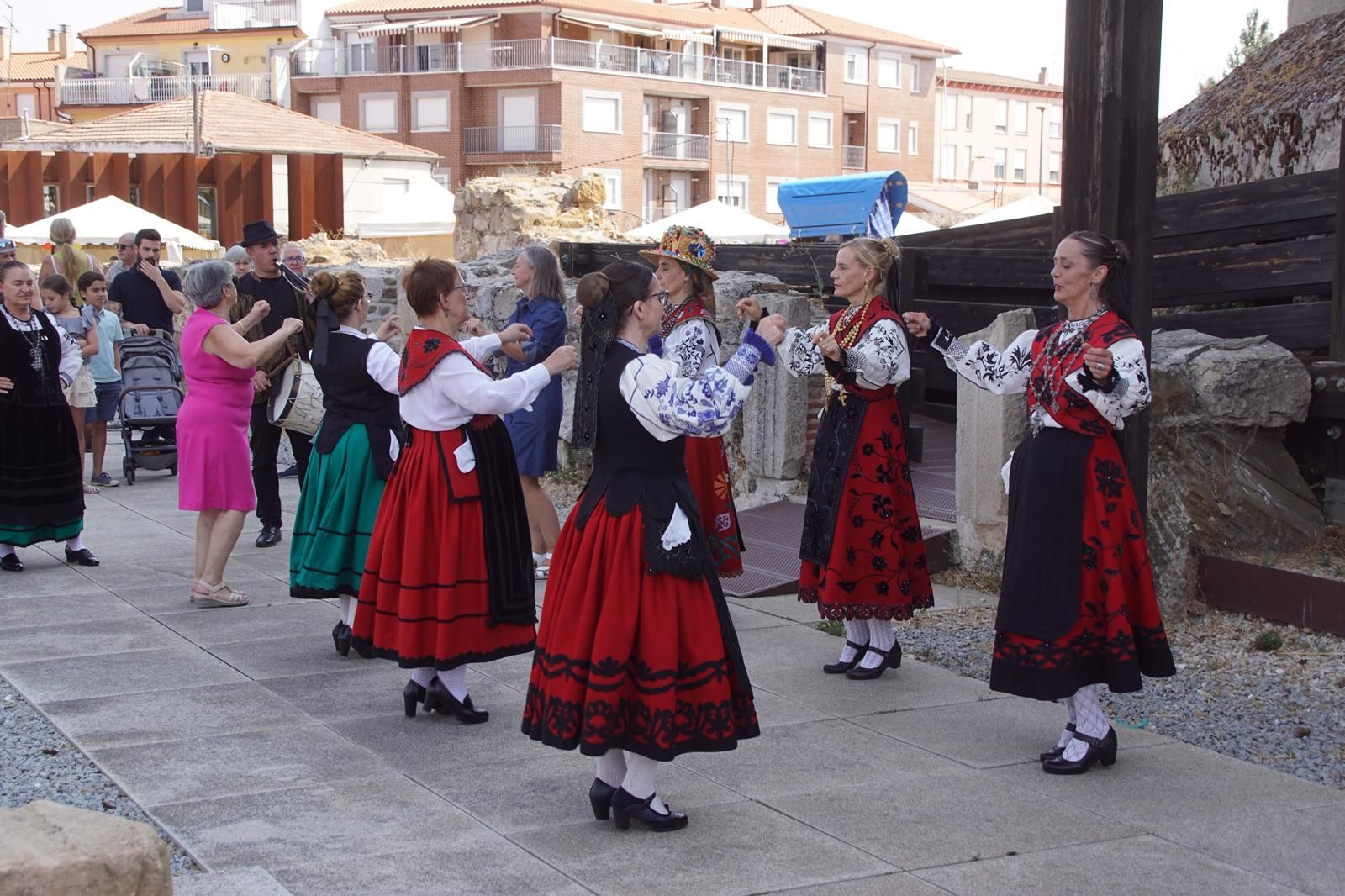 Inauguración del mercado medieval de Alba de Tormes