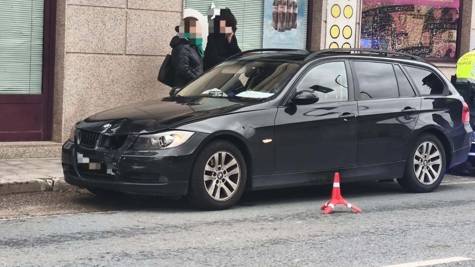 Una colisión entre dos turismos obliga a la Guardia Civil a dirigir el tráfico en Calvarrasa de Arriba