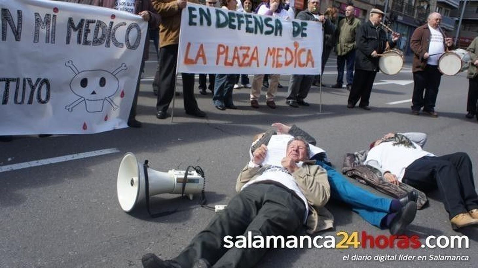 Los vecinos de Brincones persisten en sus protestas