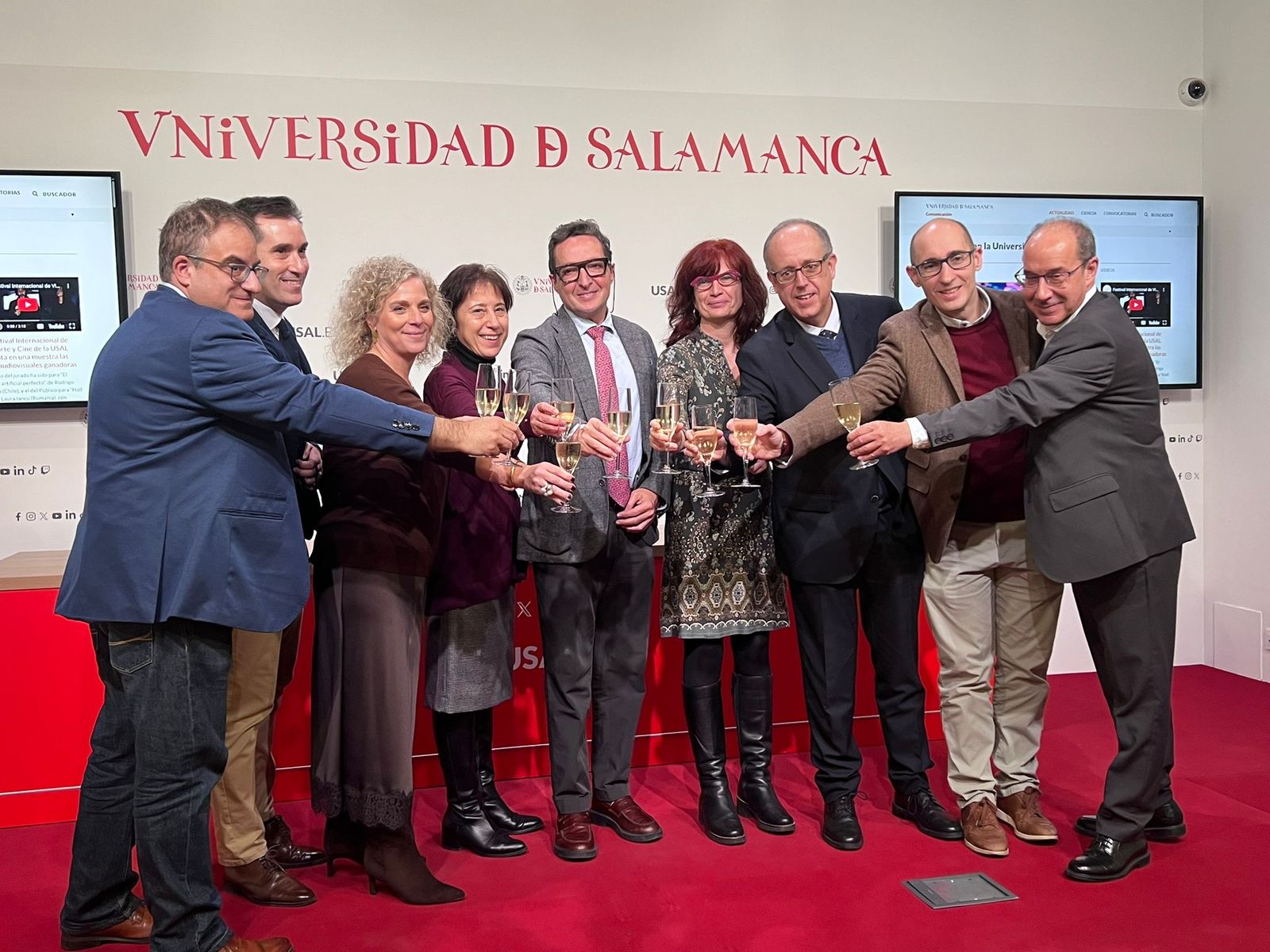 El rector de Salamanca y su equipo de gobierno
