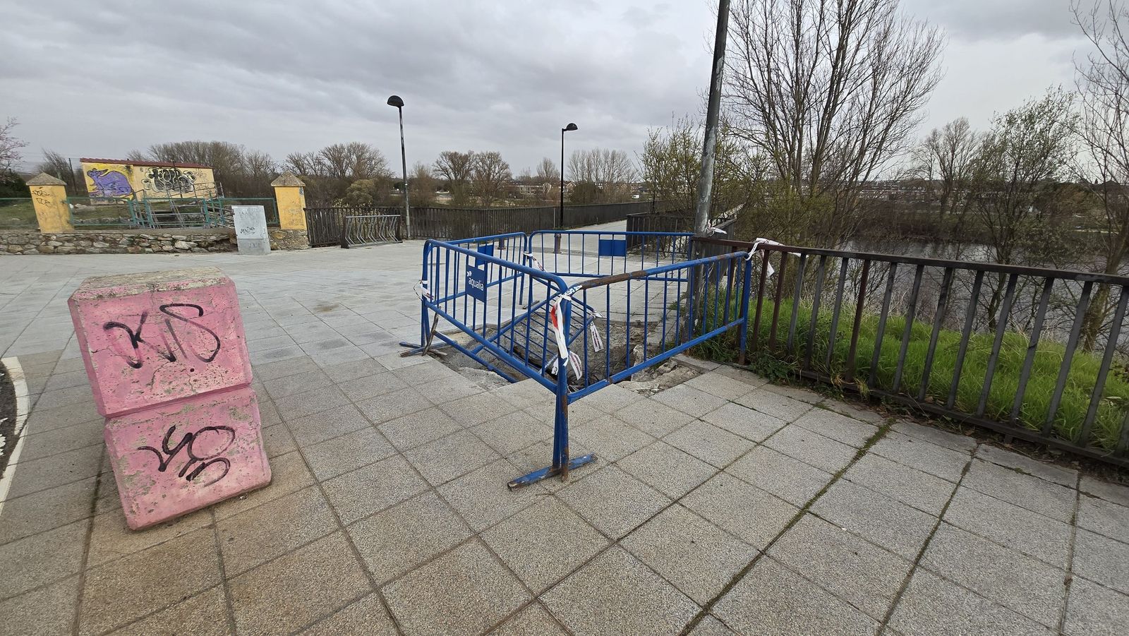 Pasarela que conecta La Fontana con el polígono industrial 'El Tormes'