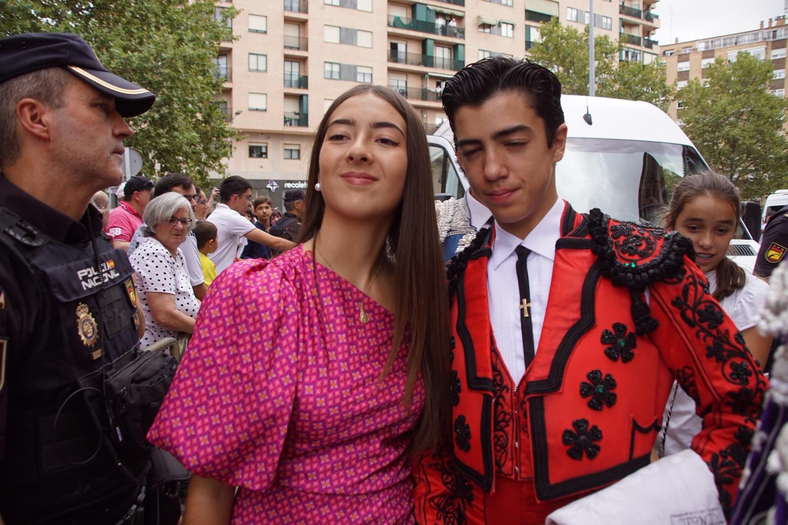 Gran ambiente en La Glorieta para la tarde de toros de Morante de la Puebla, Ismael Martín y Marco Pérez