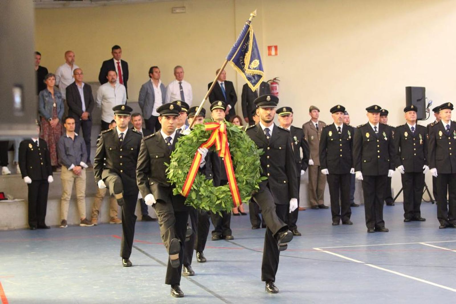 la-policia-nacional-de-salamanca-los-angeles-custodios-10