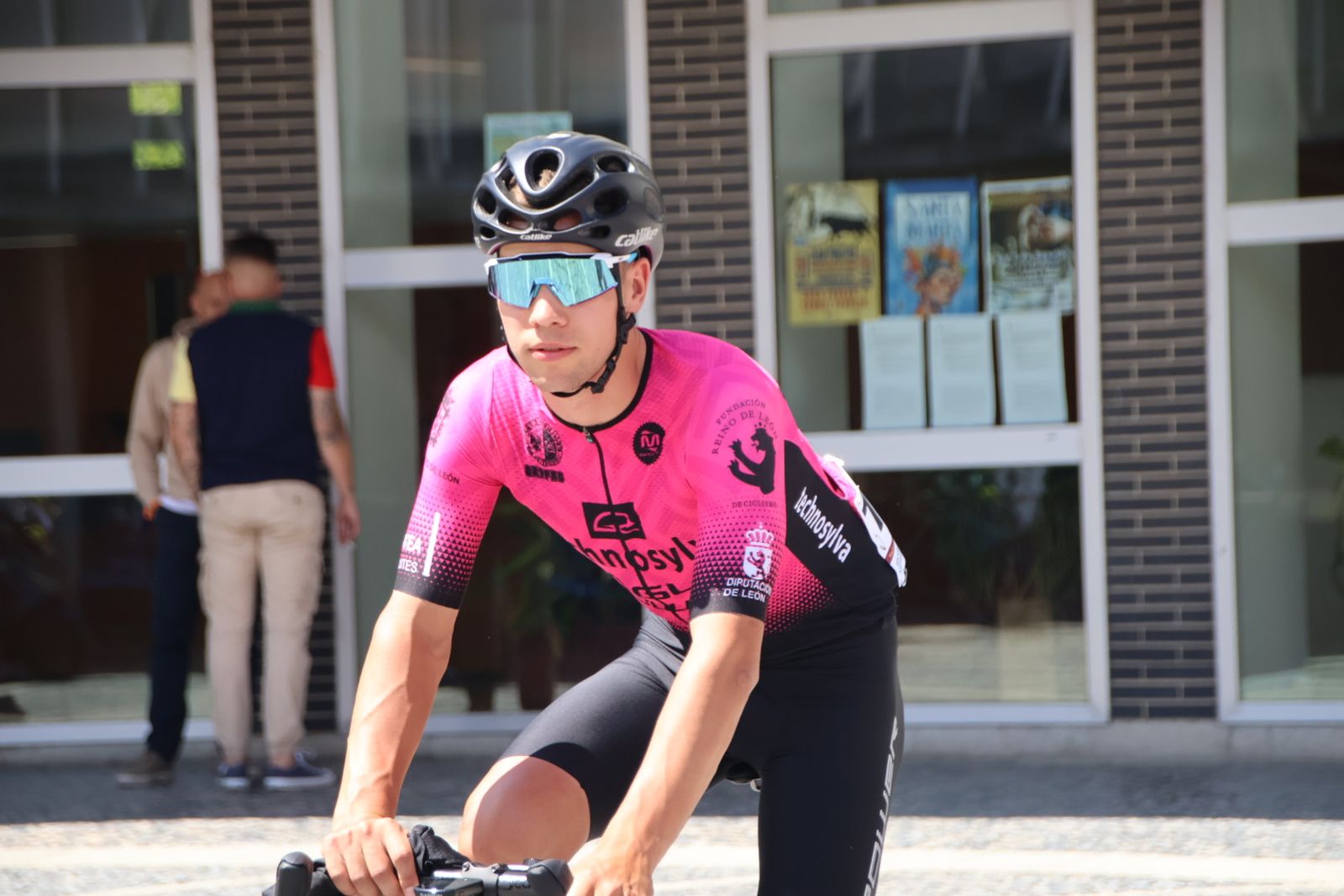 Salida II Vuelta Ciclista a Castilla y León Sub-23 y Élite