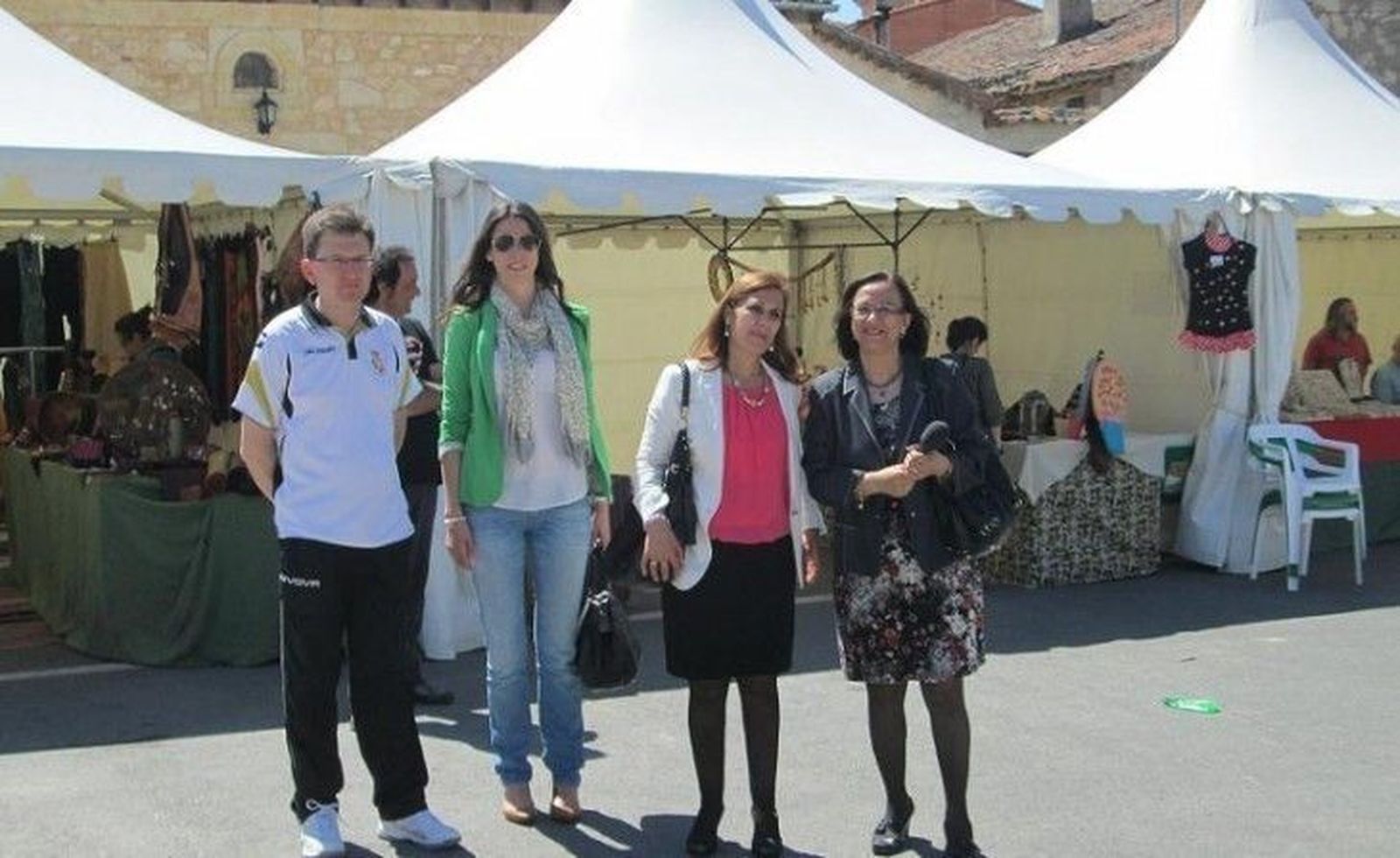 La Plaza Mayor acoge la cuarta feria de comercio y artesanía