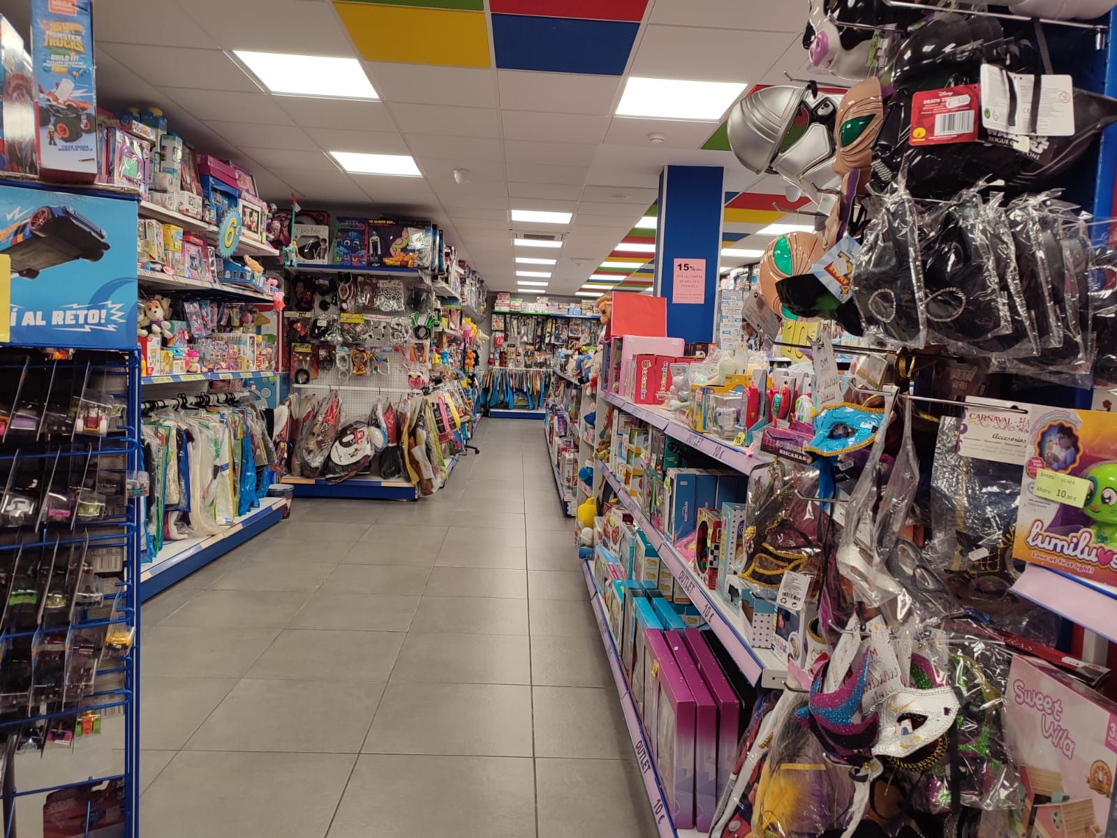 Tienda de disfraces. Carnaval | Foto de Archivo