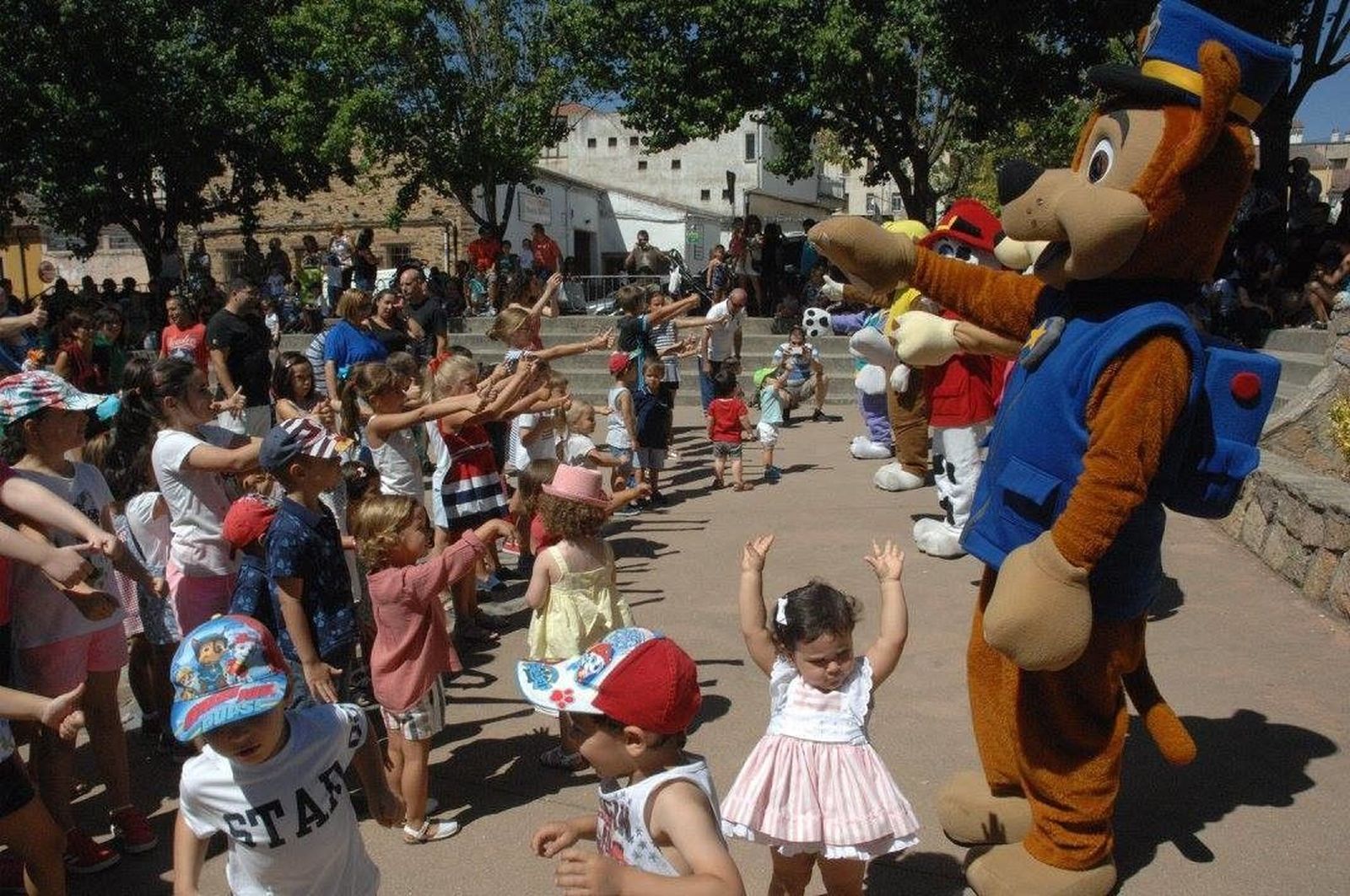 La Patrulla Canina anima la mañana a los más pequeños