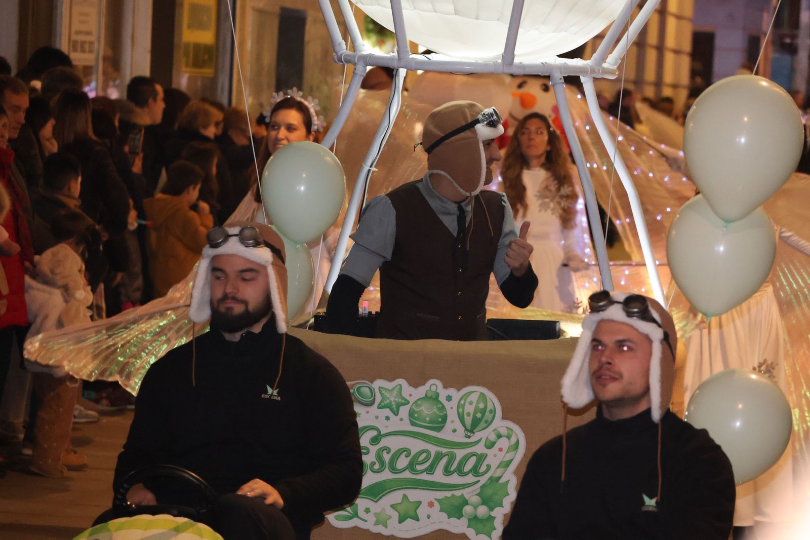 GALERÍA | El animado pasacalles de Escena por el centro de Zamora, en imágenes